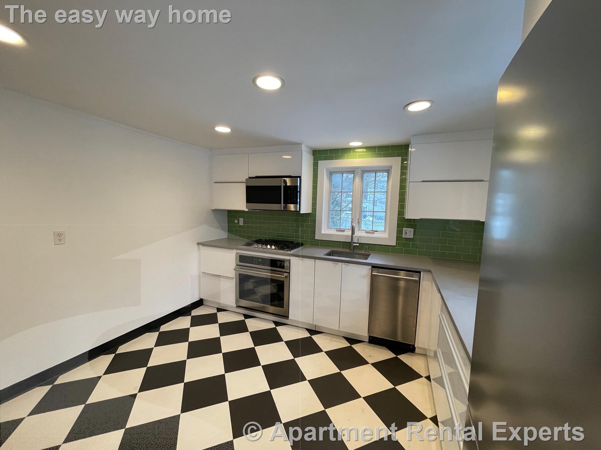 33 Mokema Ave, Waltham