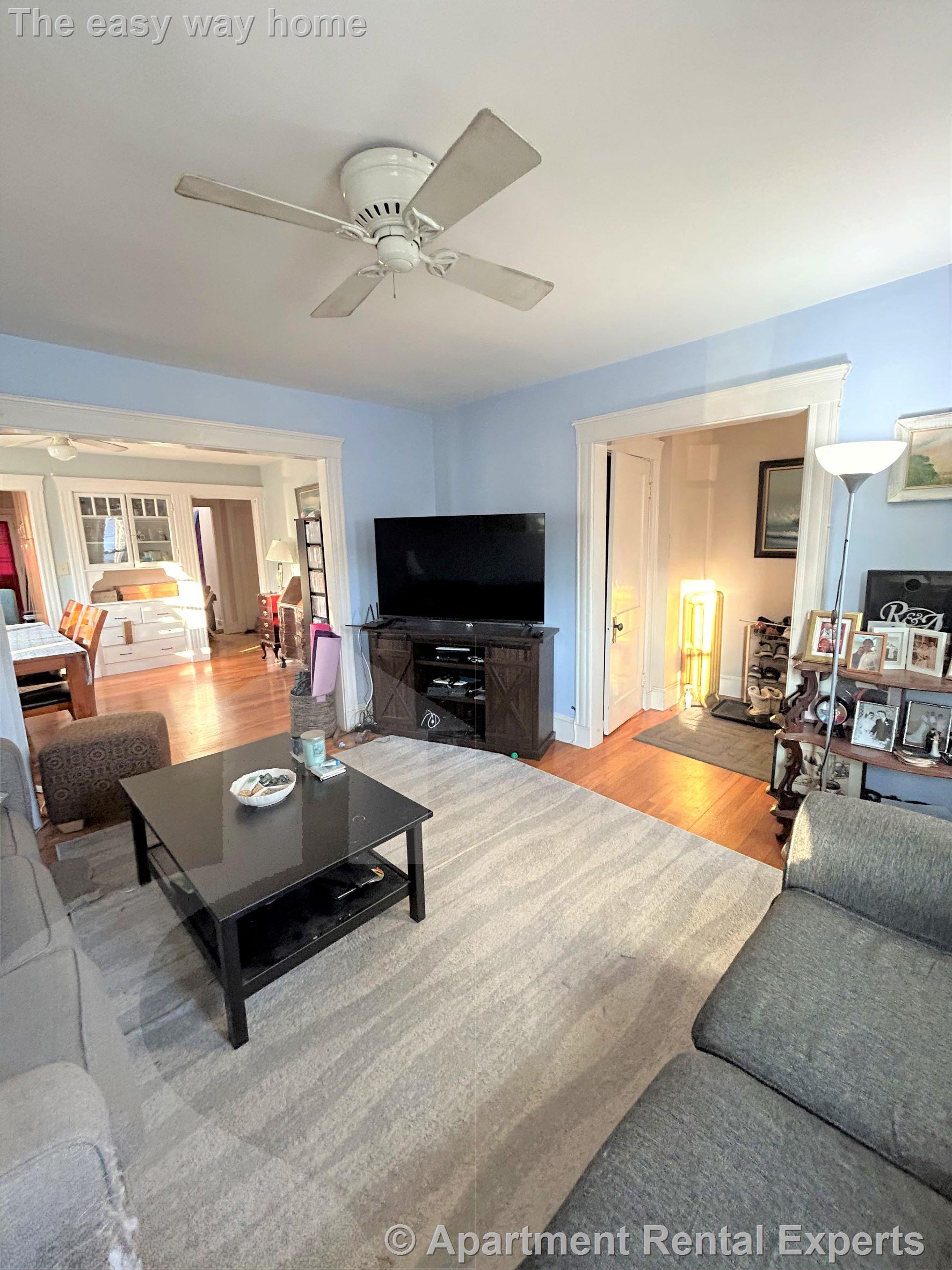 8 Valley St, Medford Square