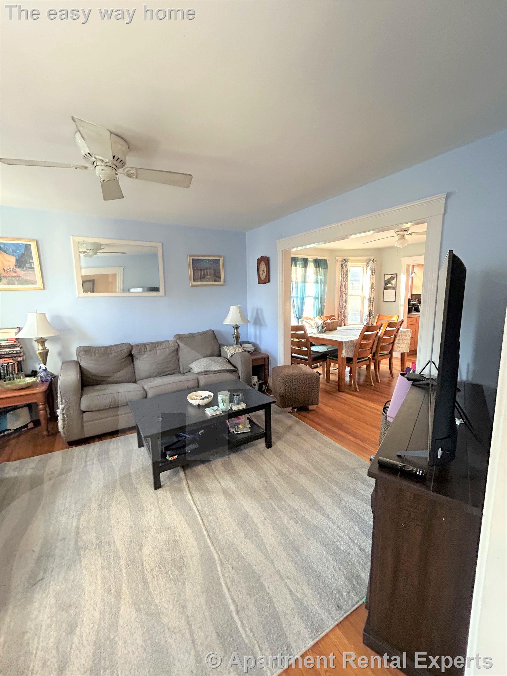 8 Valley St, Medford Square