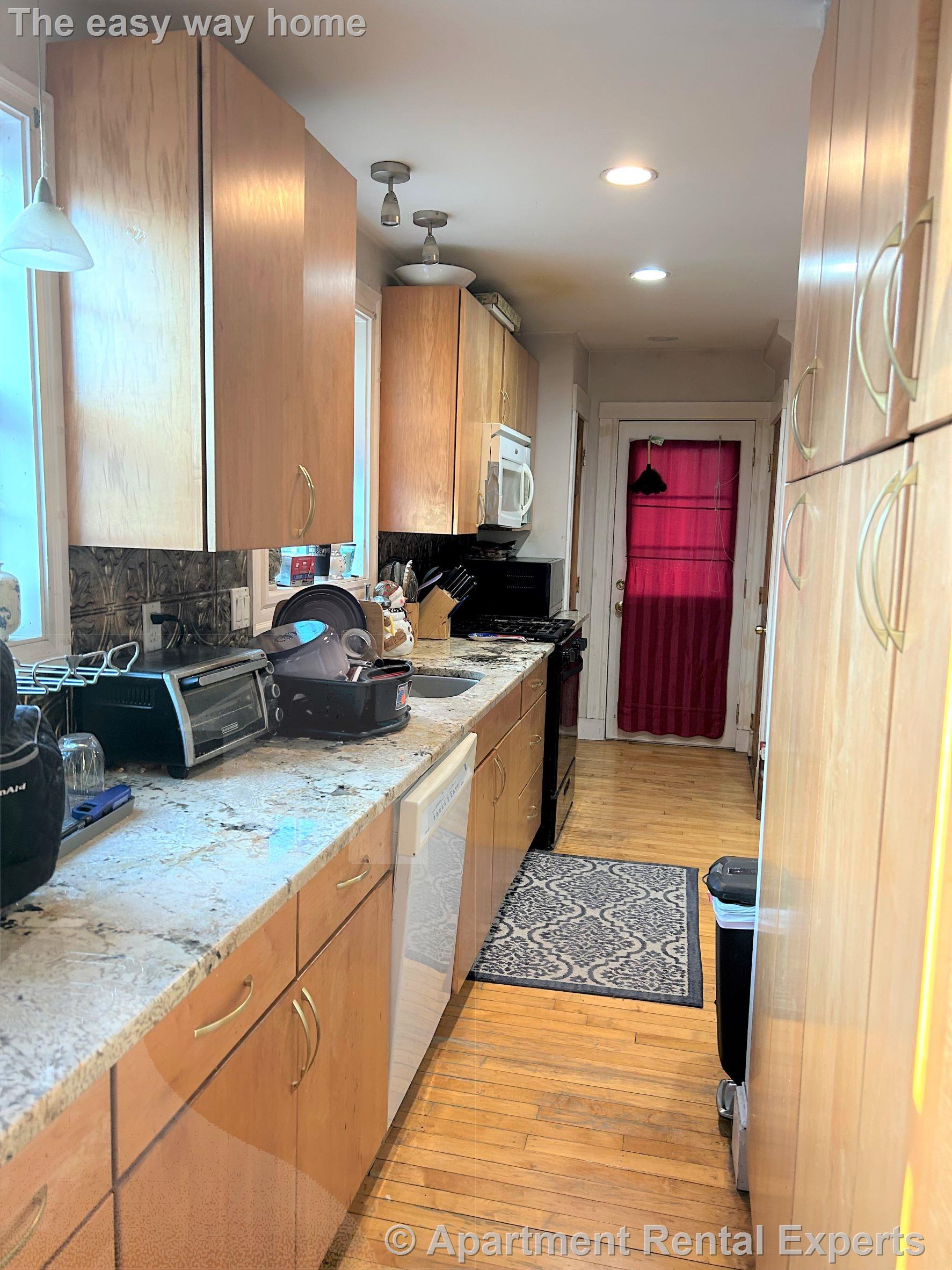 8 Valley St, Medford Square