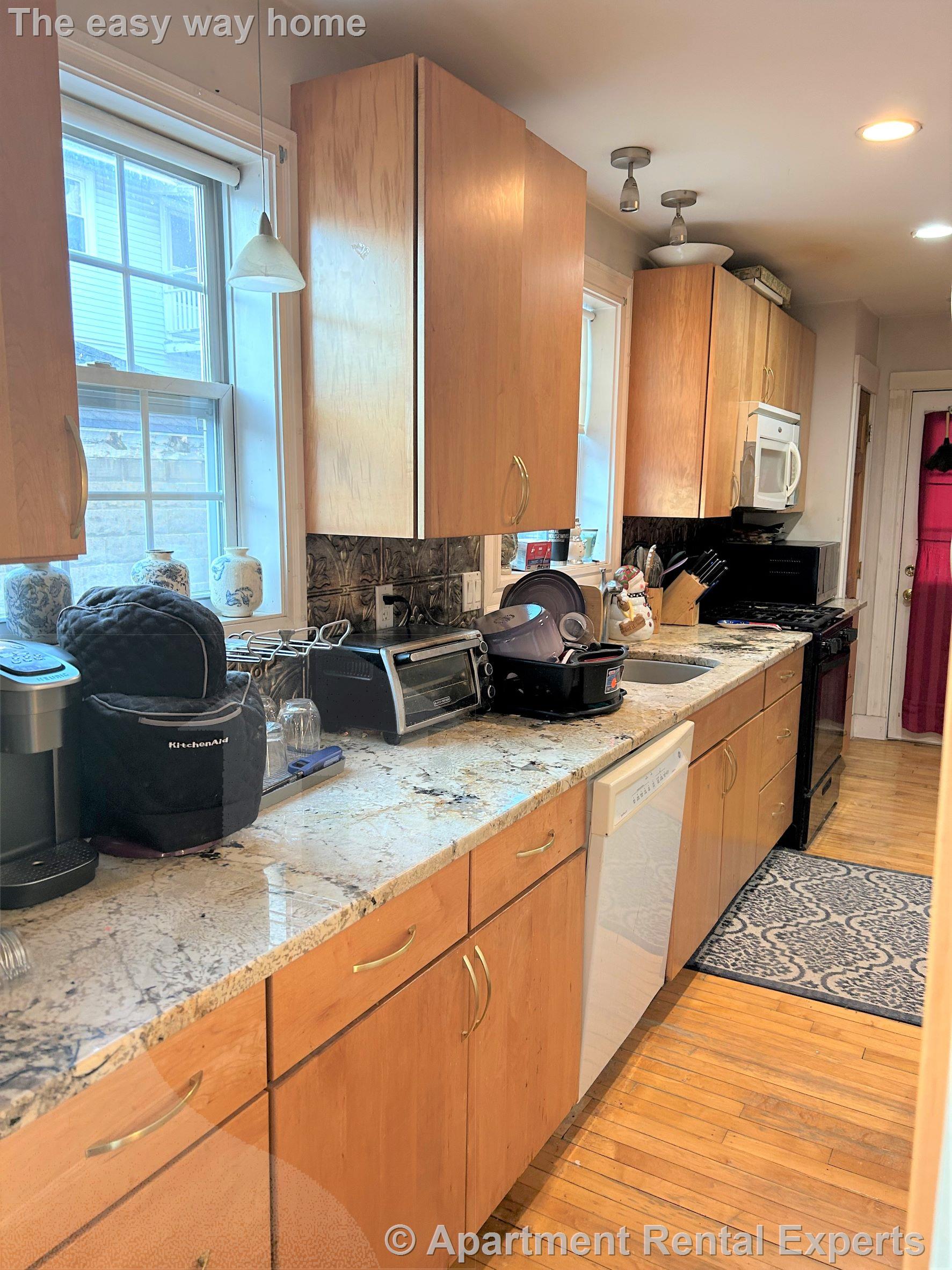 8 Valley St, Medford Square