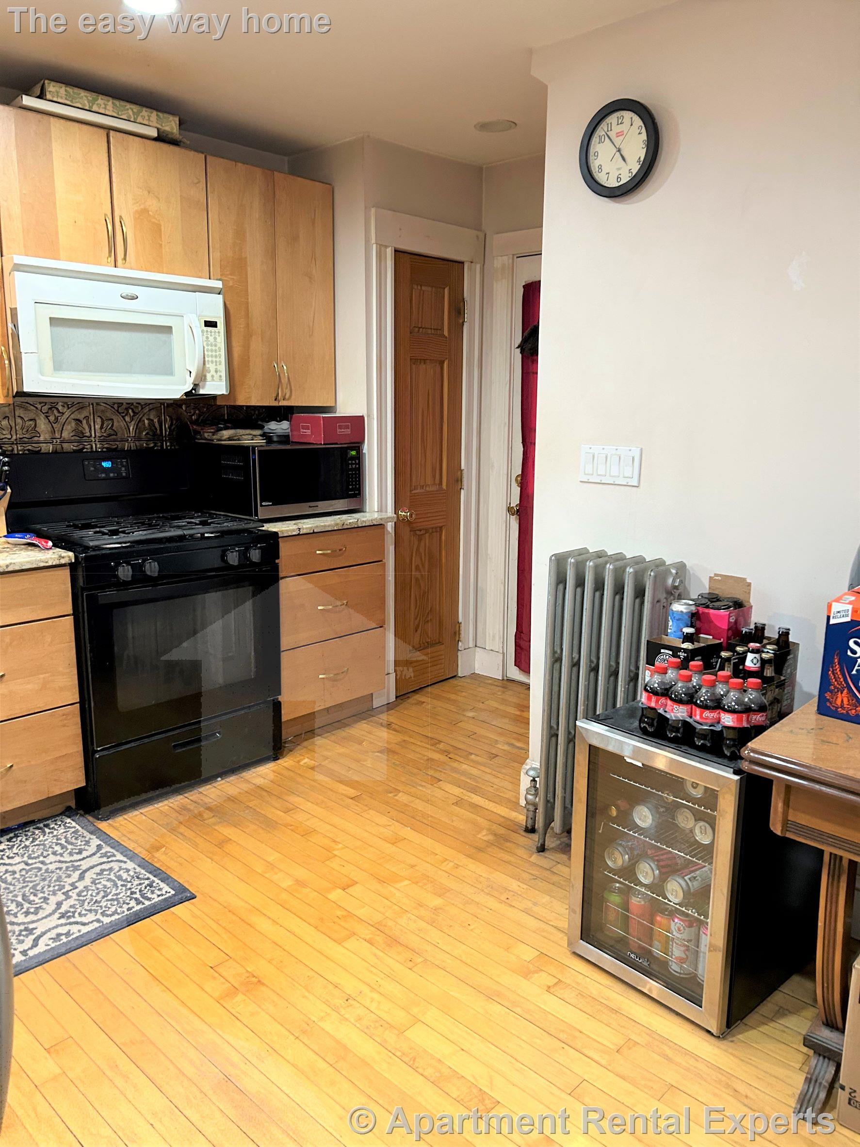 8 Valley St, Medford Square