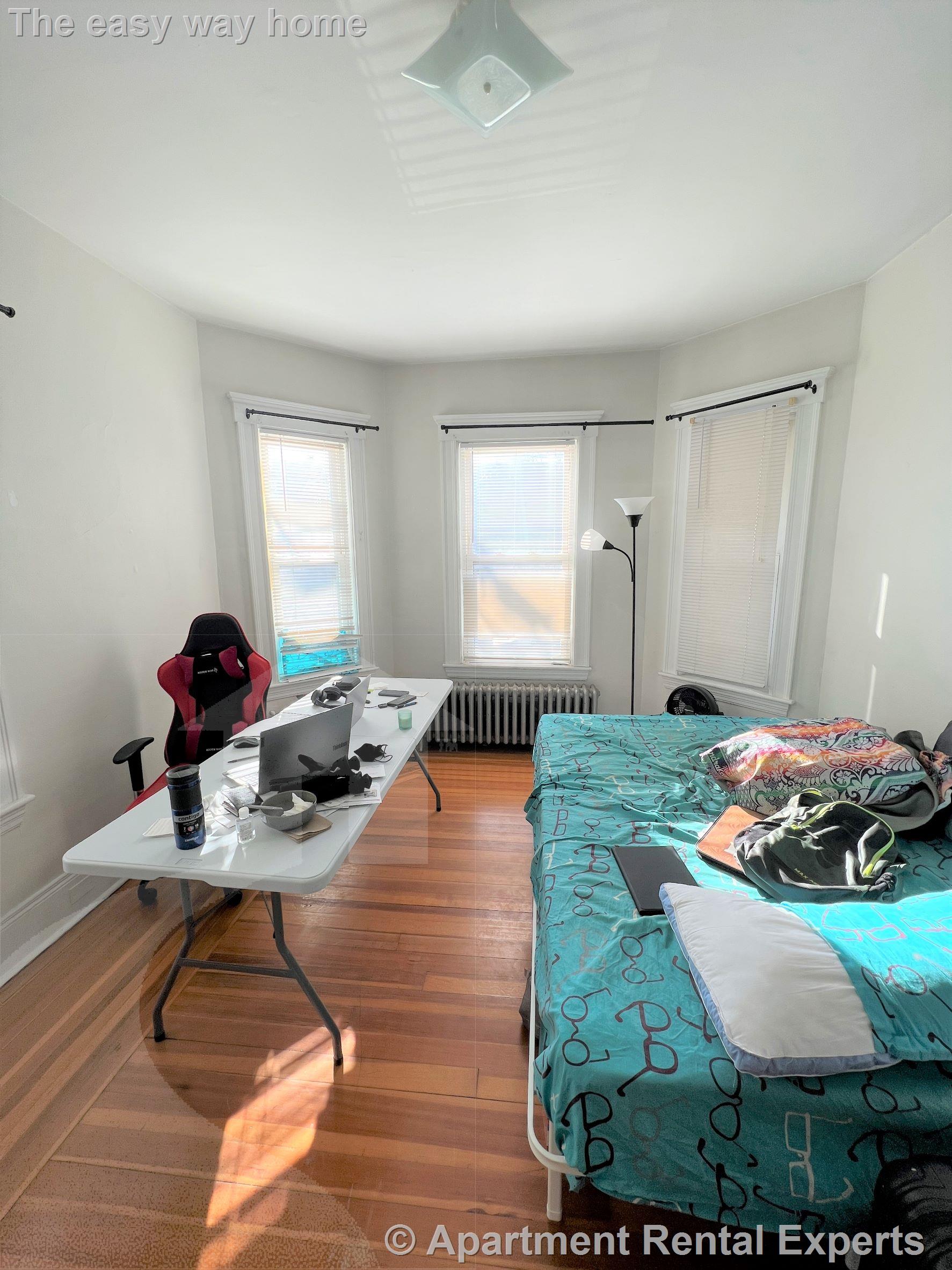 223 Holland St, Davis Square