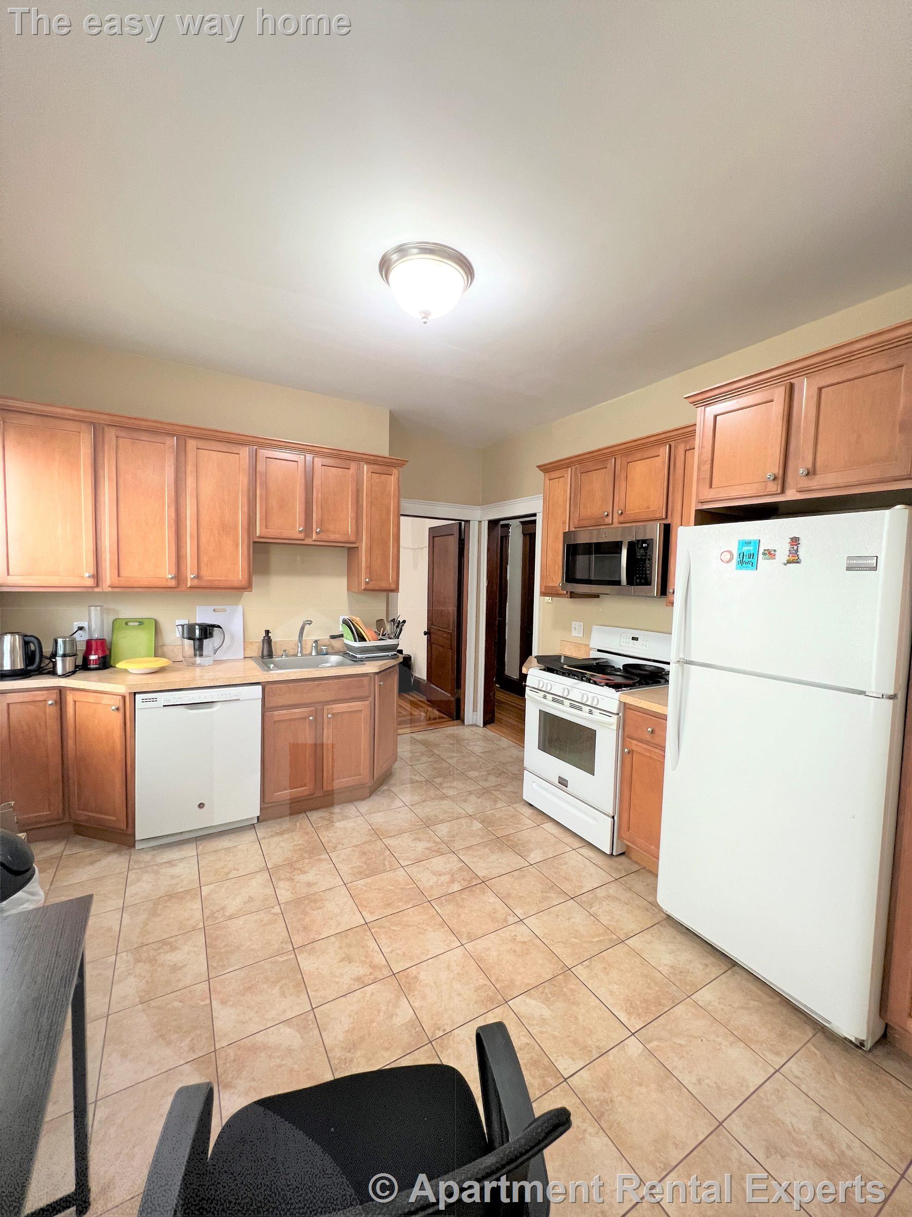 223 Holland St, Davis Square