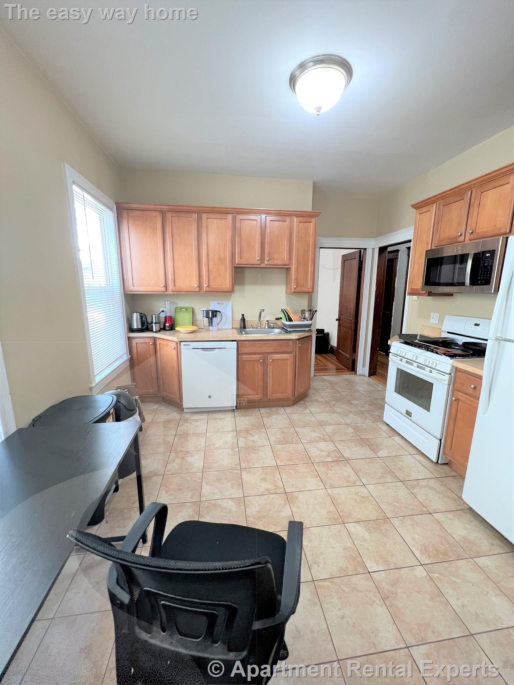 223 Holland St, Davis Square