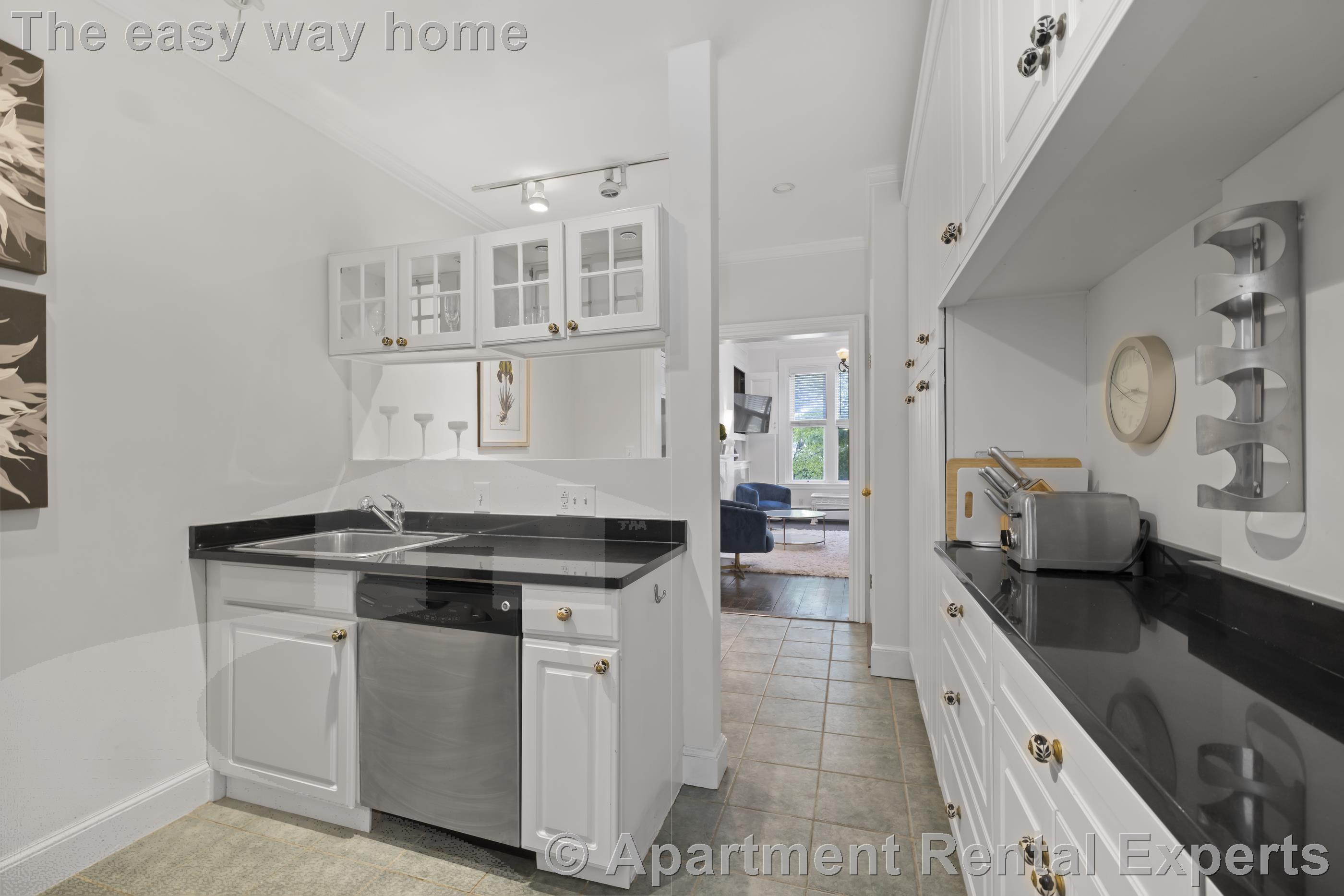 370 Marlborough St, Back Bay