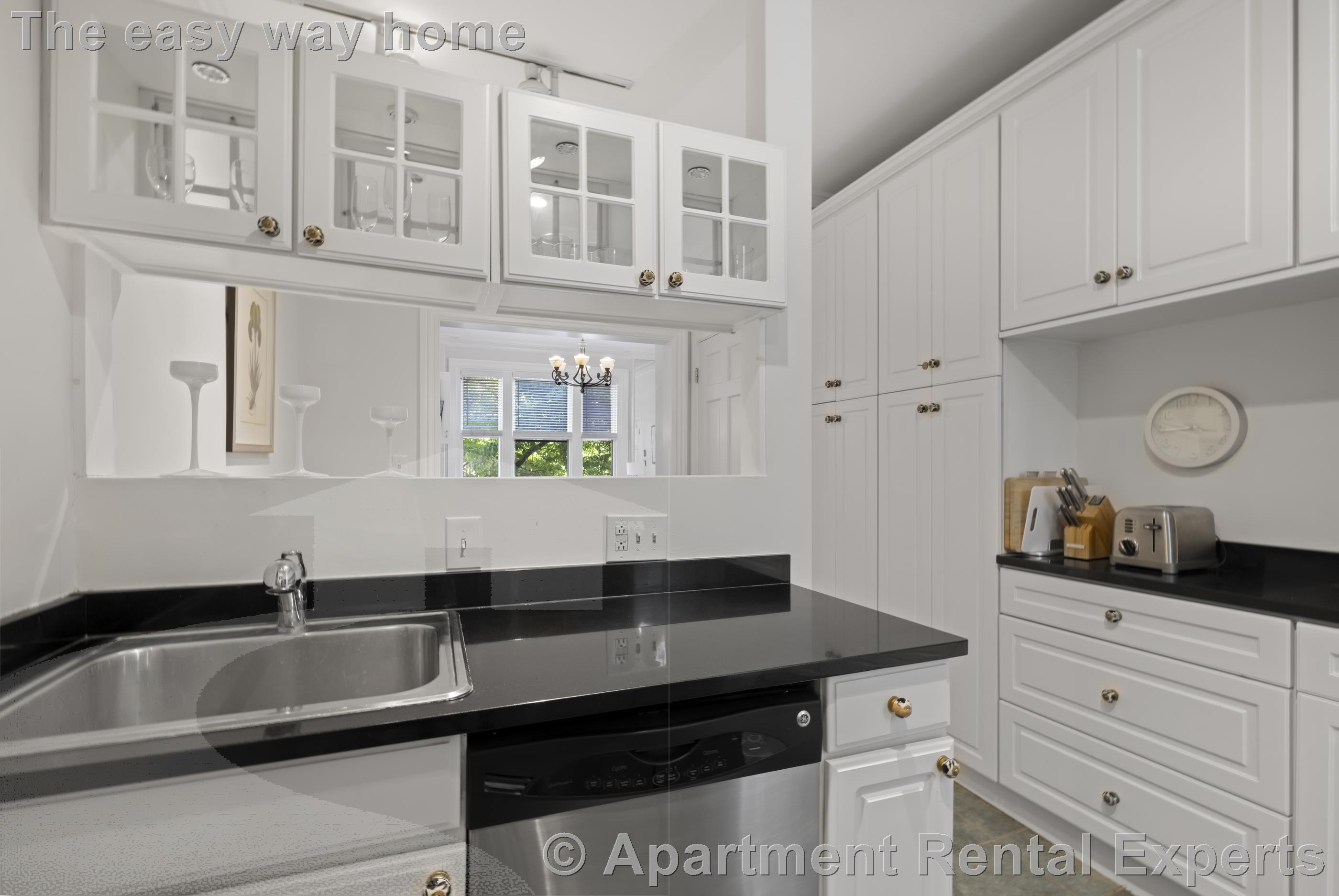 370 Marlborough St, Back Bay