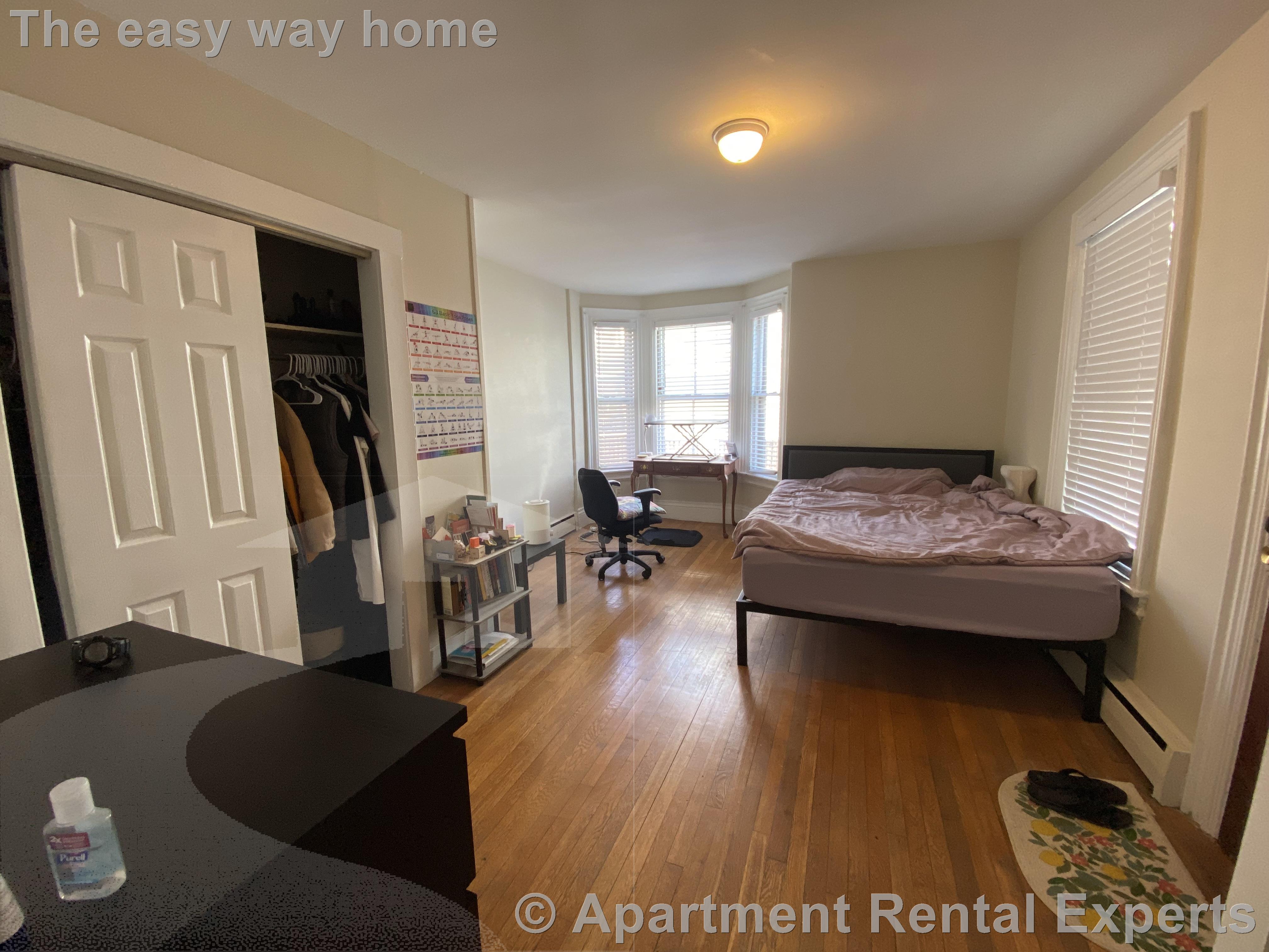 378 Harvard St, Harvard Square