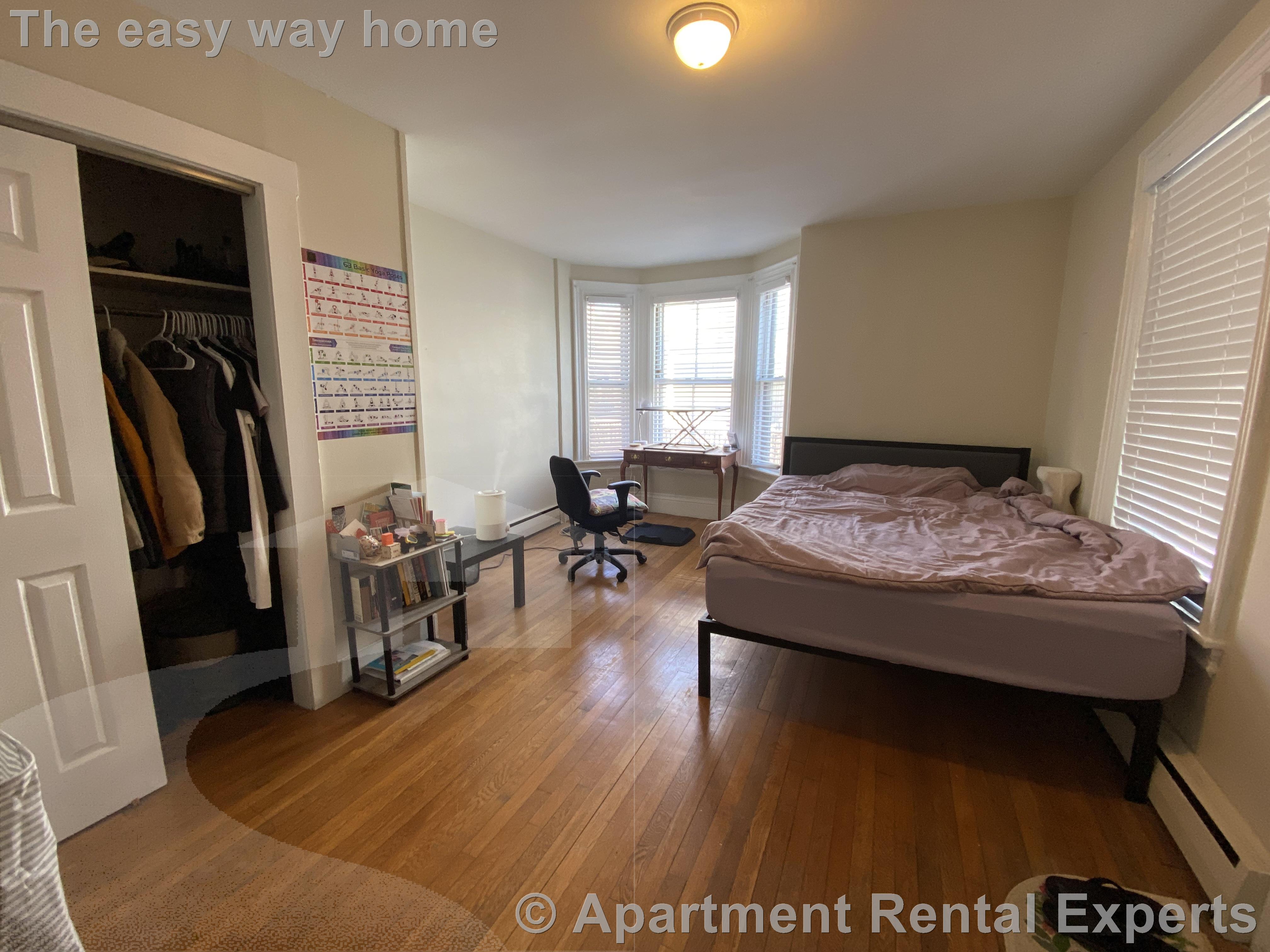 378 Harvard St, Harvard Square