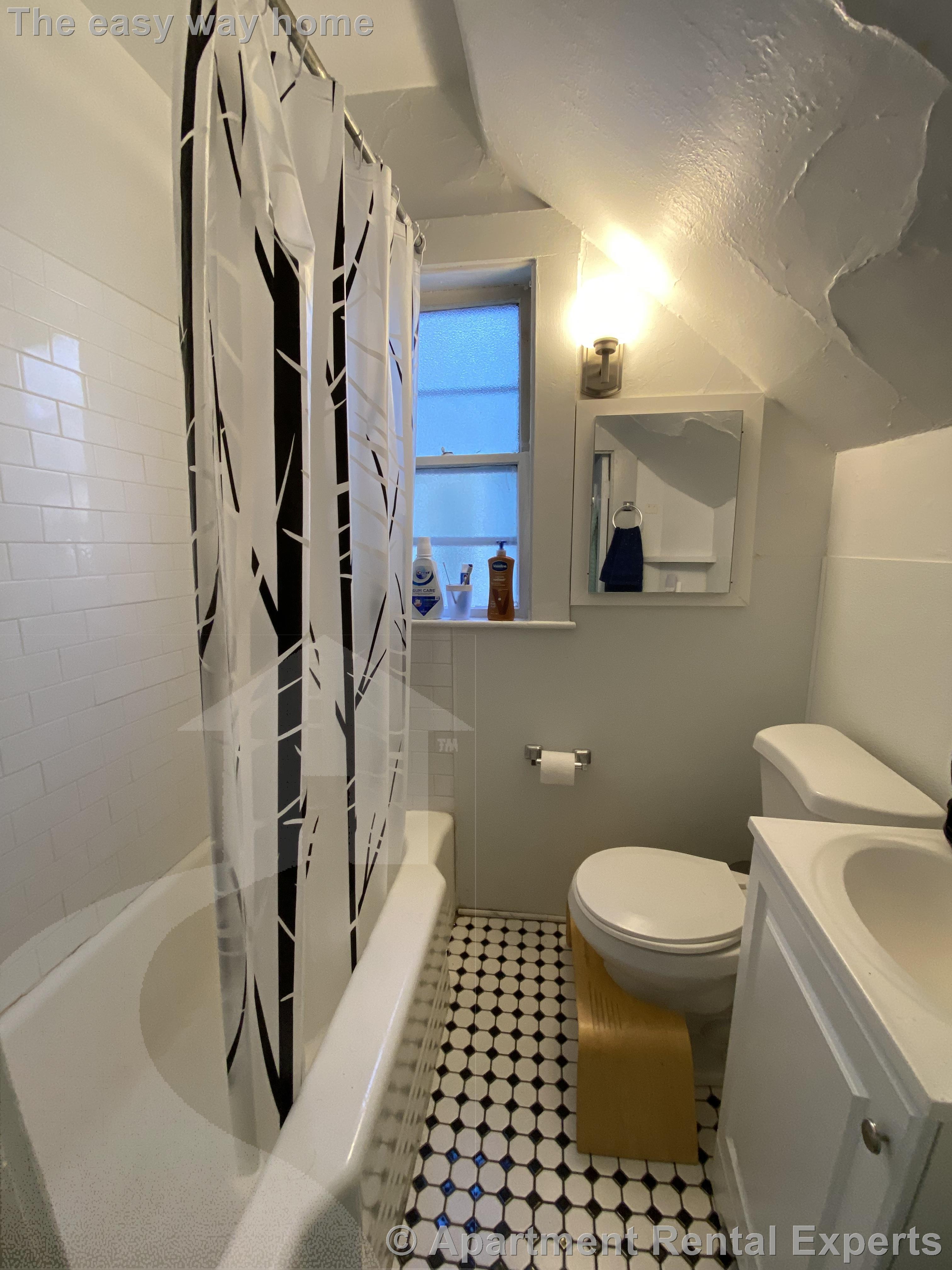 378 Harvard St, Harvard Square