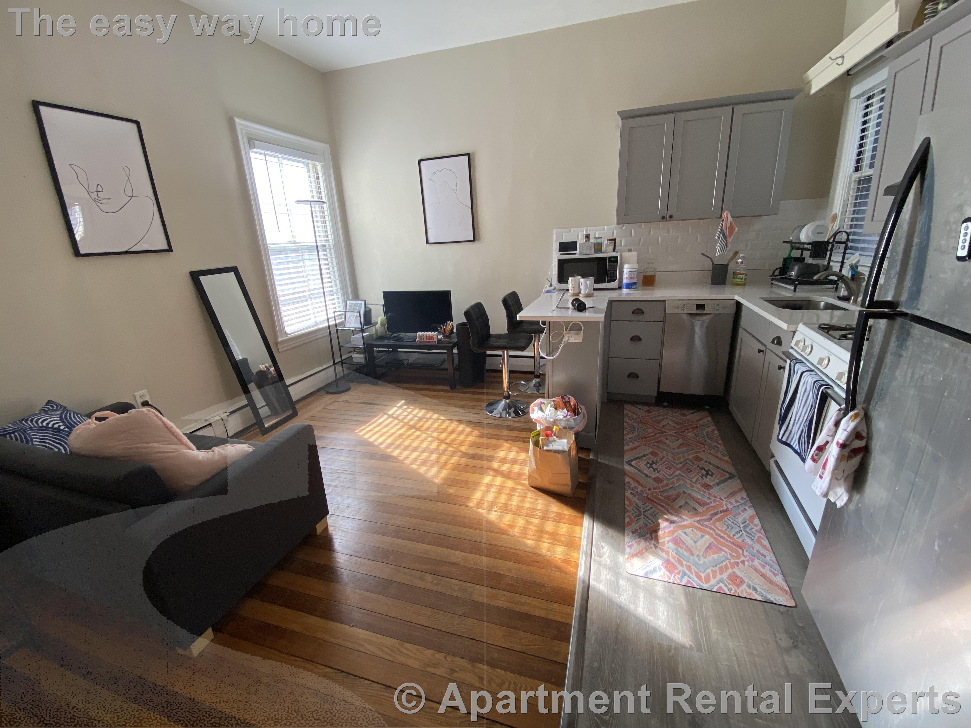 378 Harvard St, Harvard Square