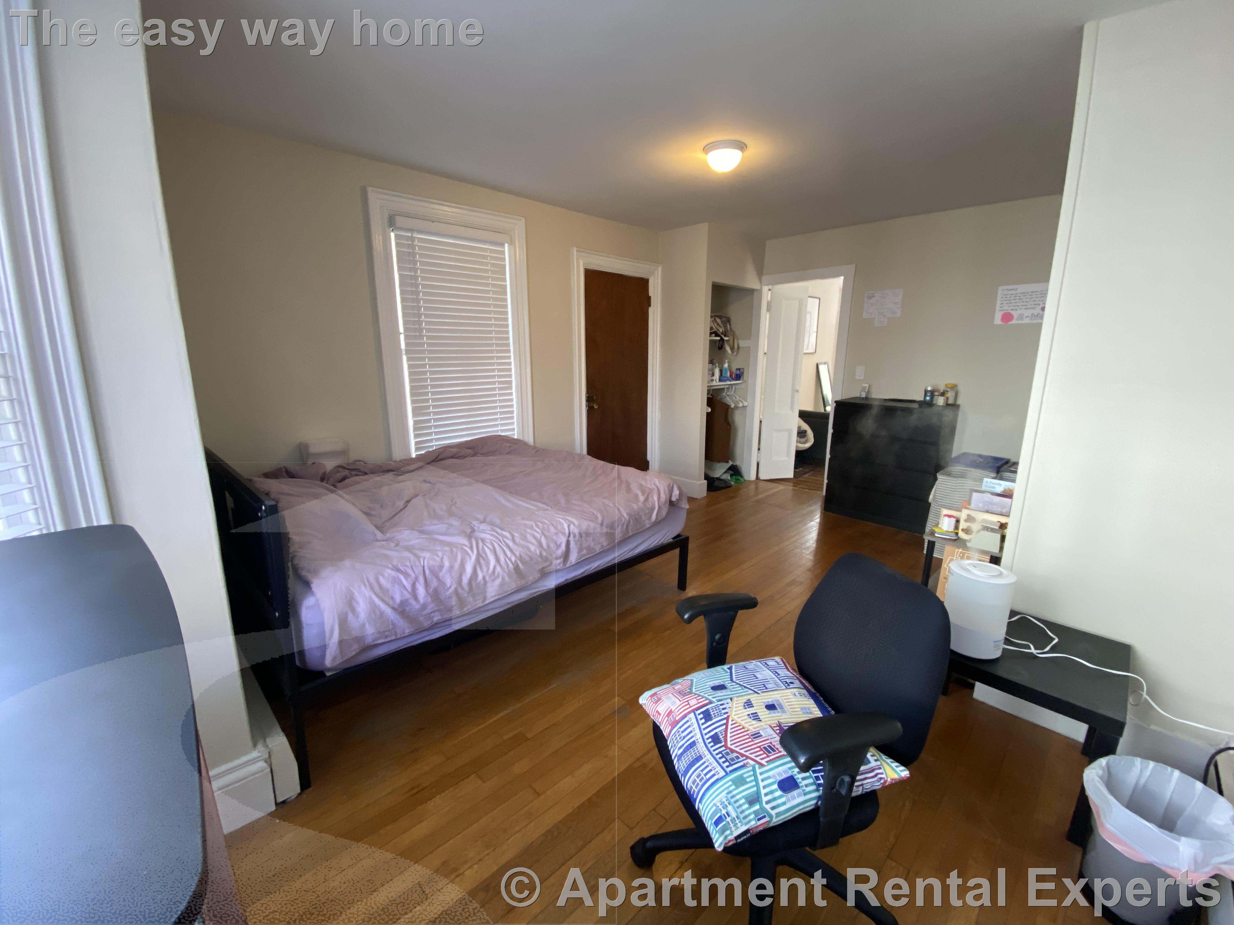 378 Harvard St, Harvard Square