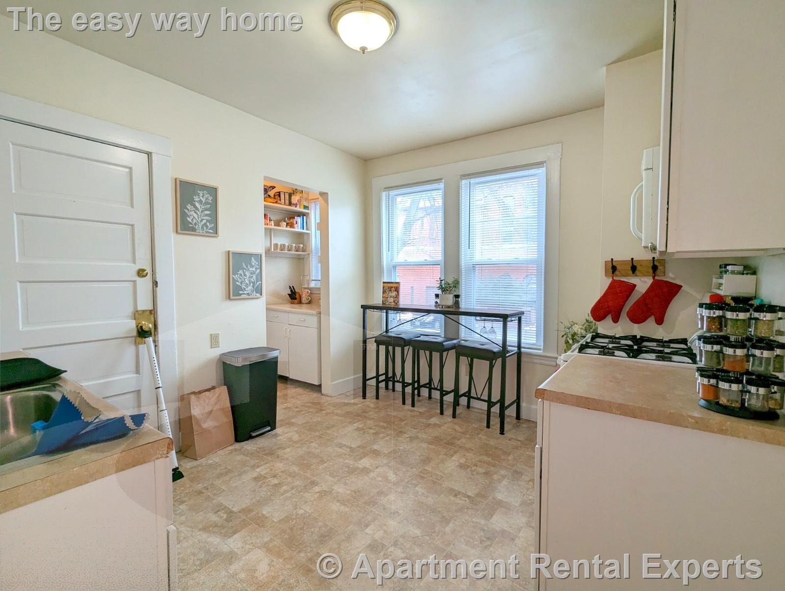 18 Sanborn Ave, Union Square