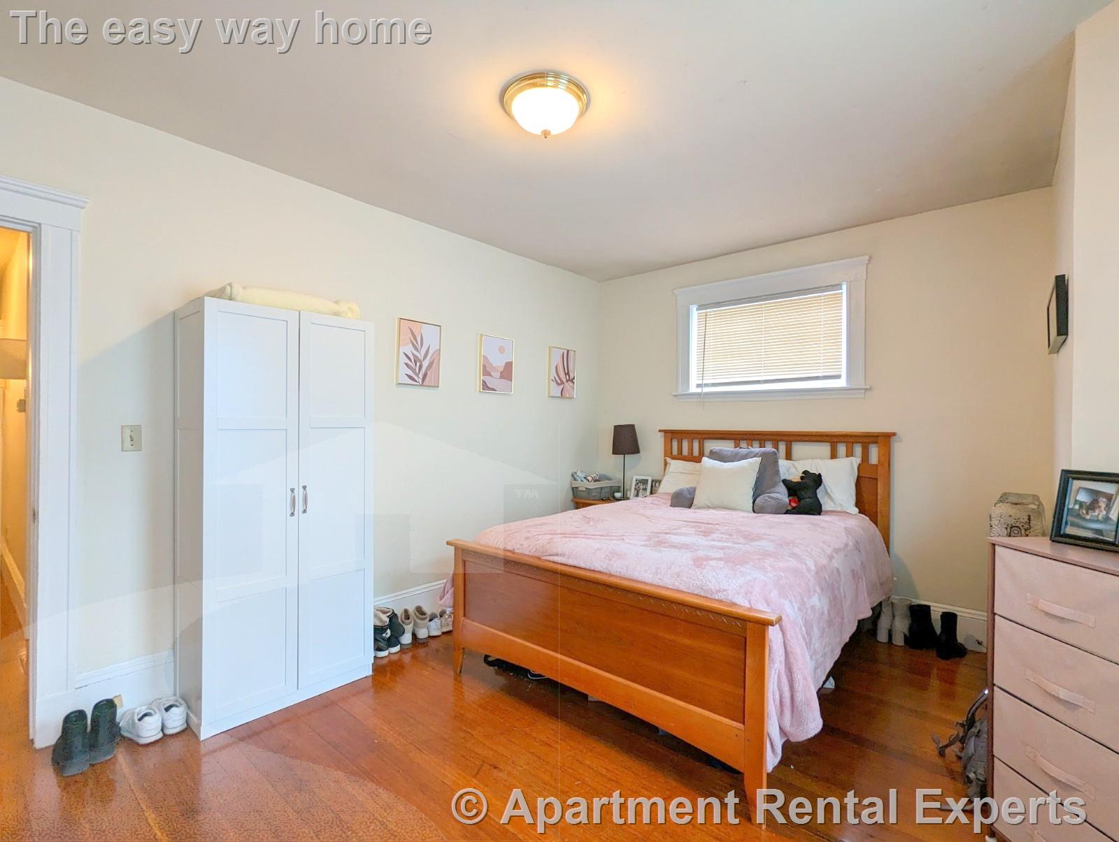 18 Sanborn Ave, Union Square