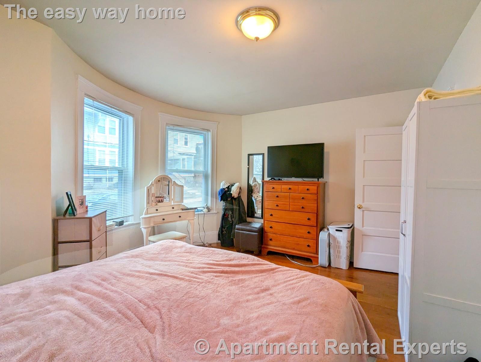 18 Sanborn Ave, Union Square