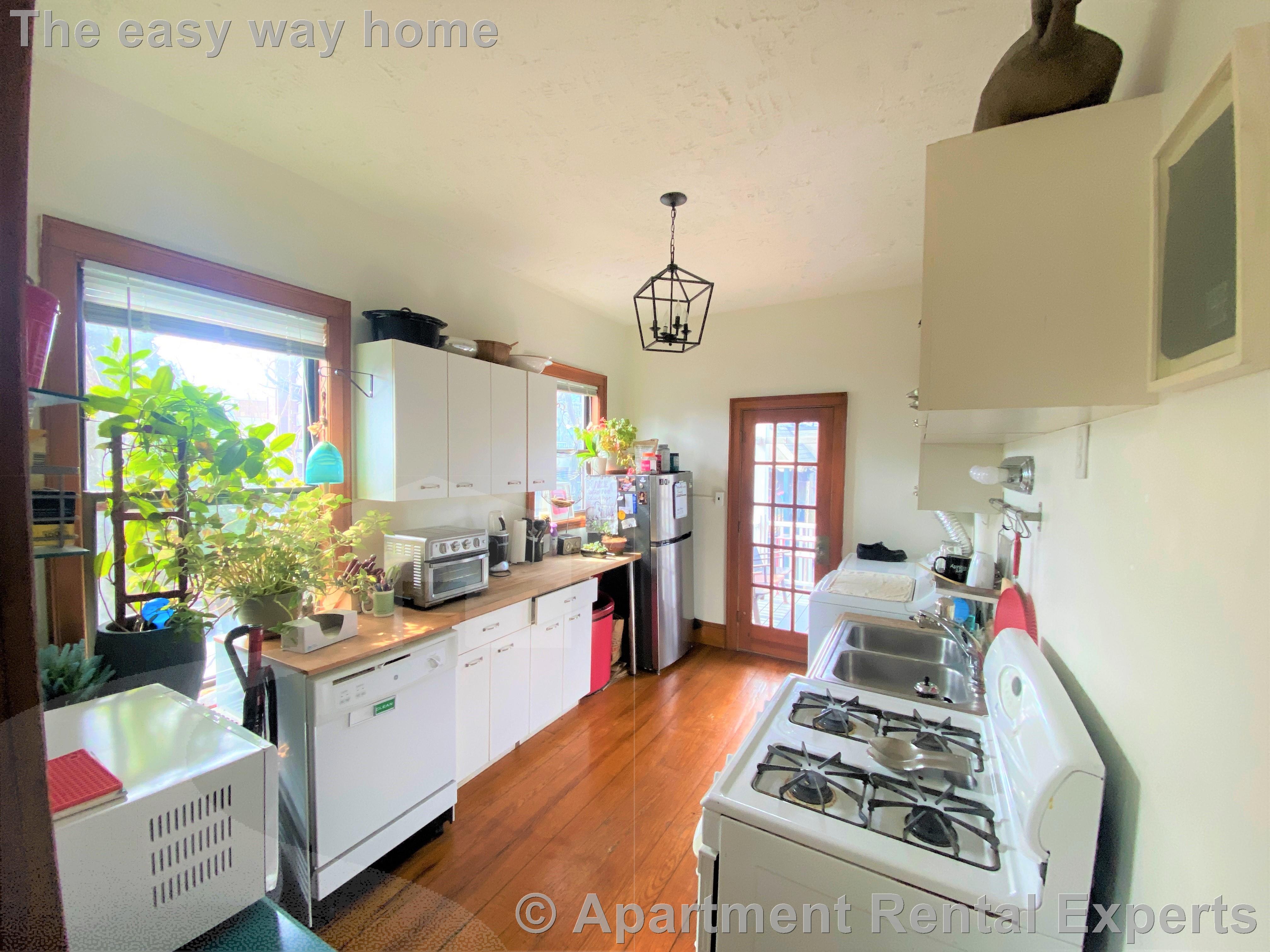 15 Trowbridge St, Harvard Square