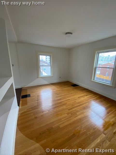 87 Marshall St, Tufts