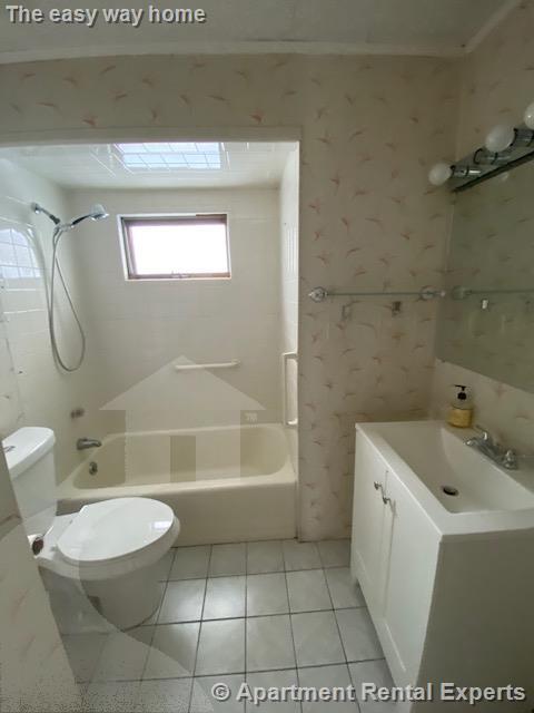 87 Marshall St, Tufts