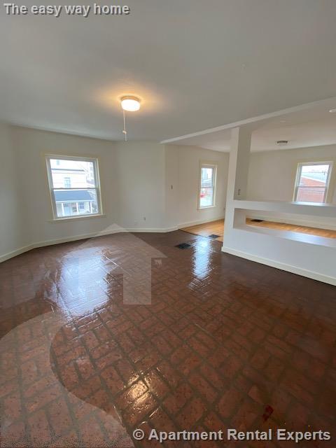 87 Marshall St, Tufts