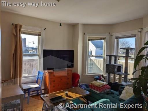 515 Medford St, Magoun Square