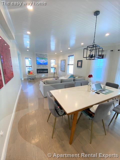 18 Laurel St, Arlington Heights