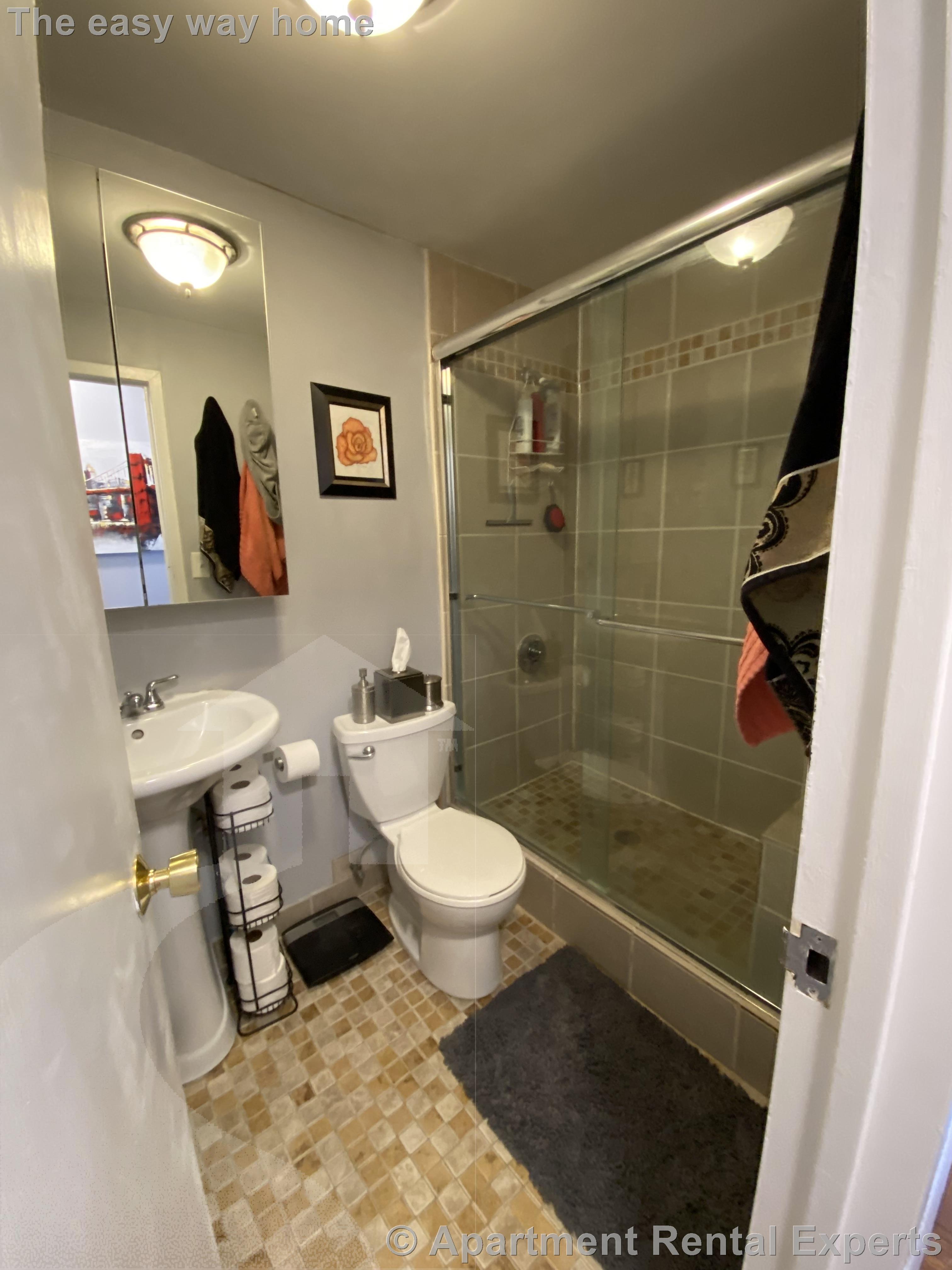 1105 Massachusetts Ave, Harvard Square