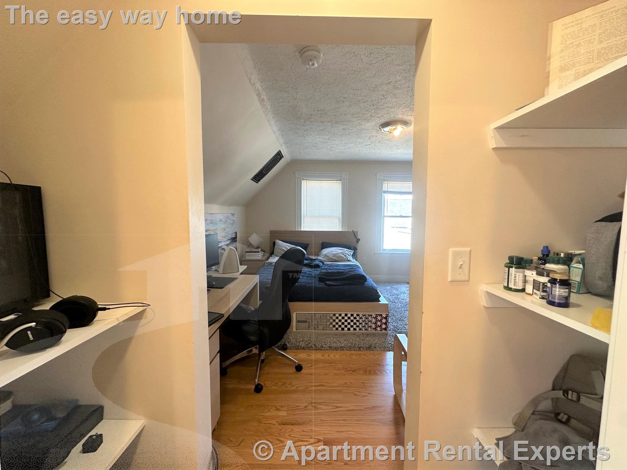 19 Lesley Ave, Davis Square