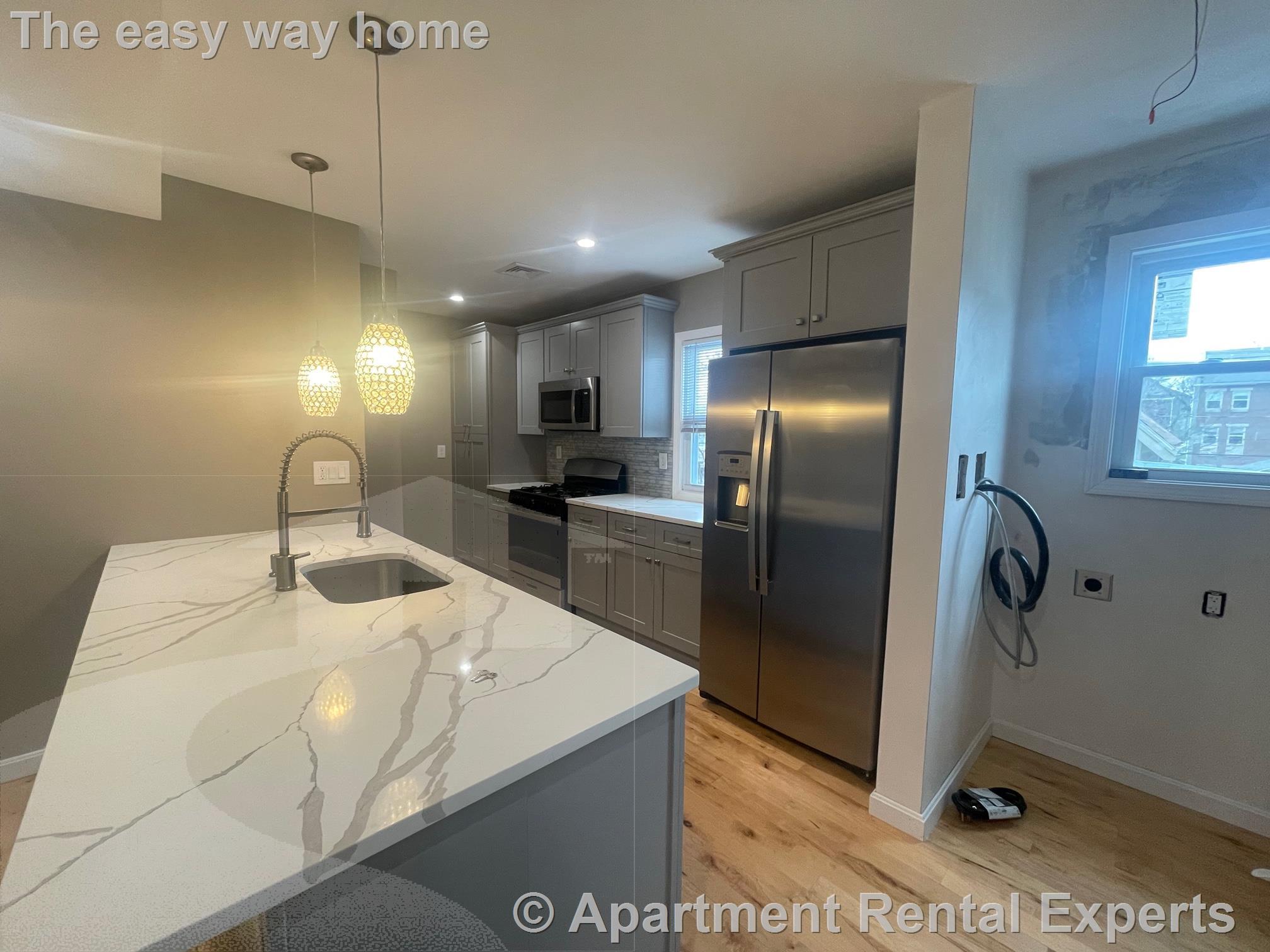 1 Theriault Ct, North Cambridge