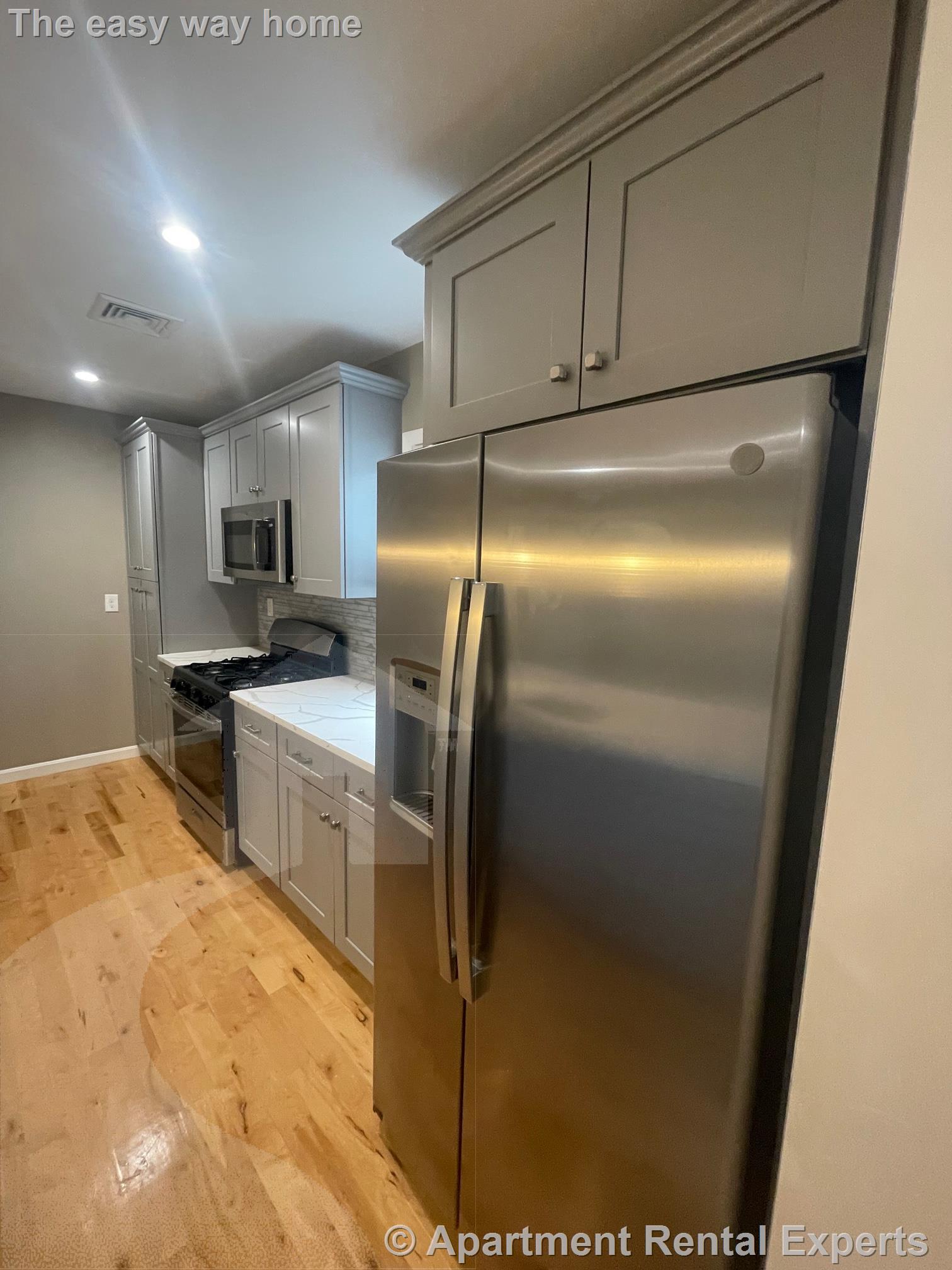 1 Theriault Ct, North Cambridge