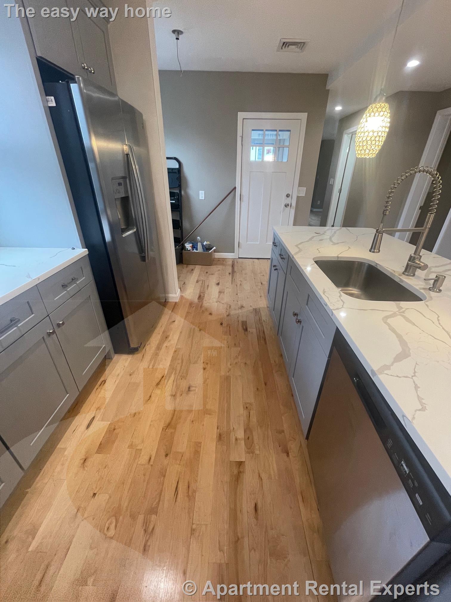 1 Theriault Ct, North Cambridge