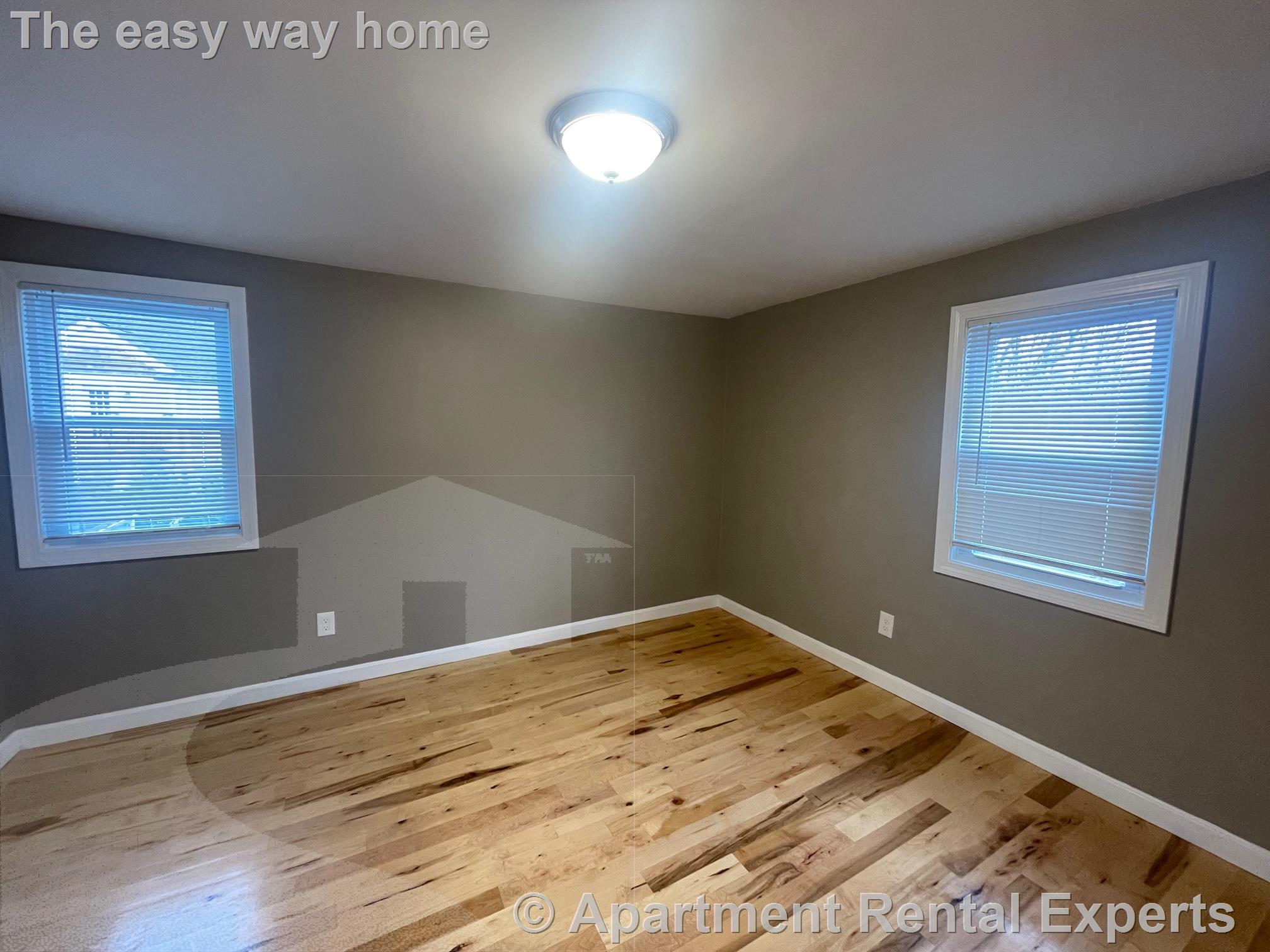 1 Theriault Ct, North Cambridge