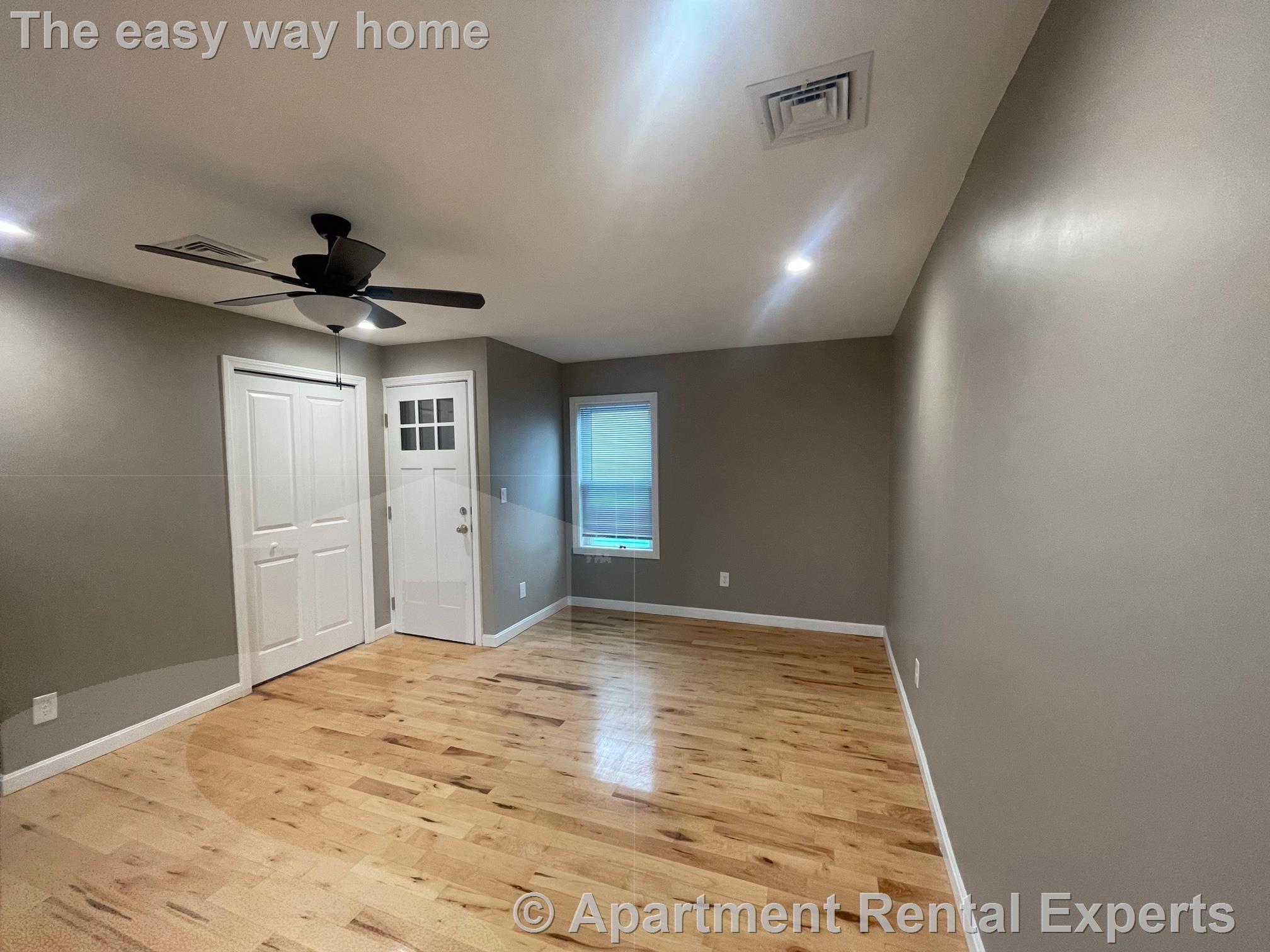 1 Theriault Ct, North Cambridge