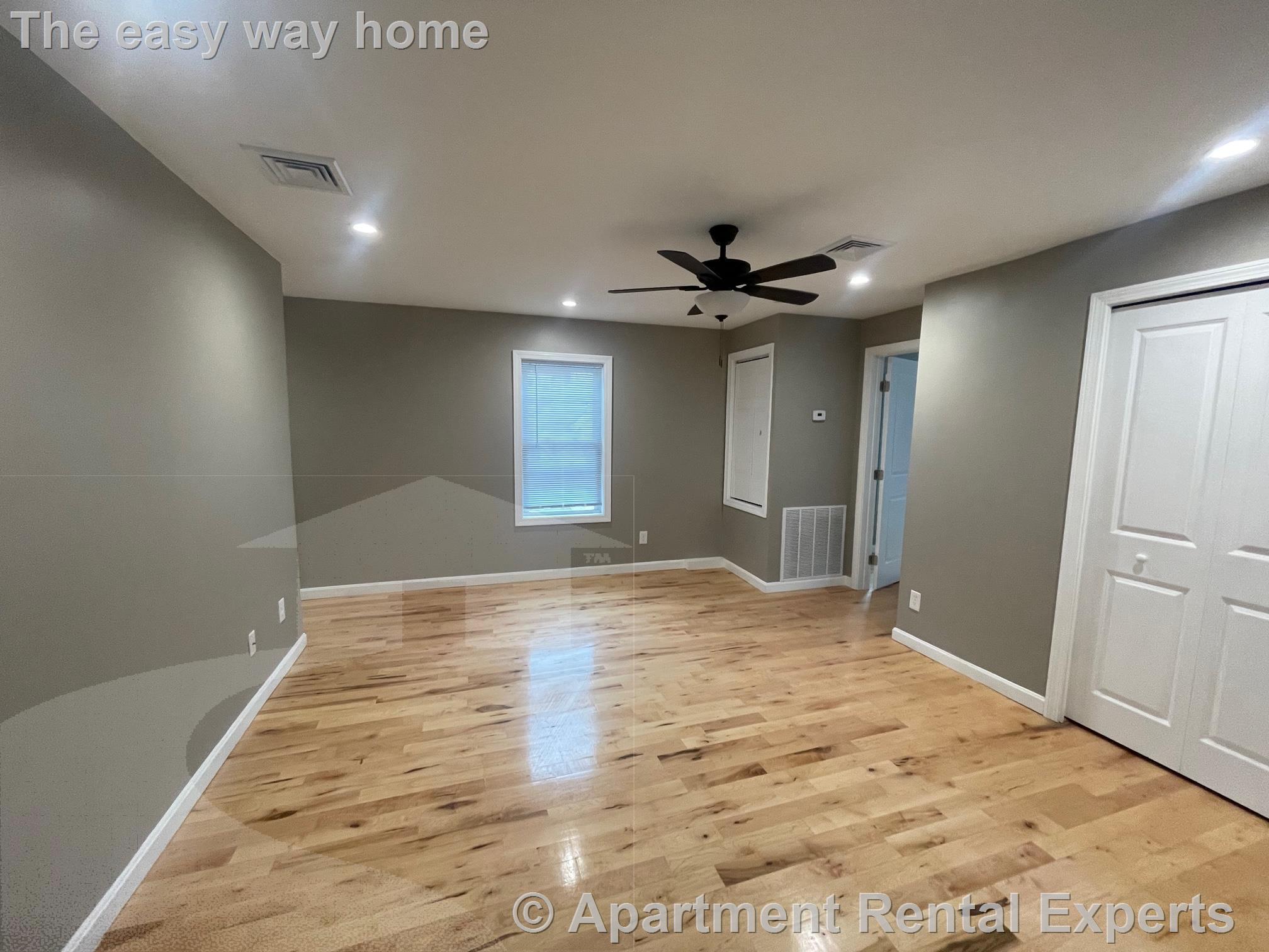 1 Theriault Ct, North Cambridge