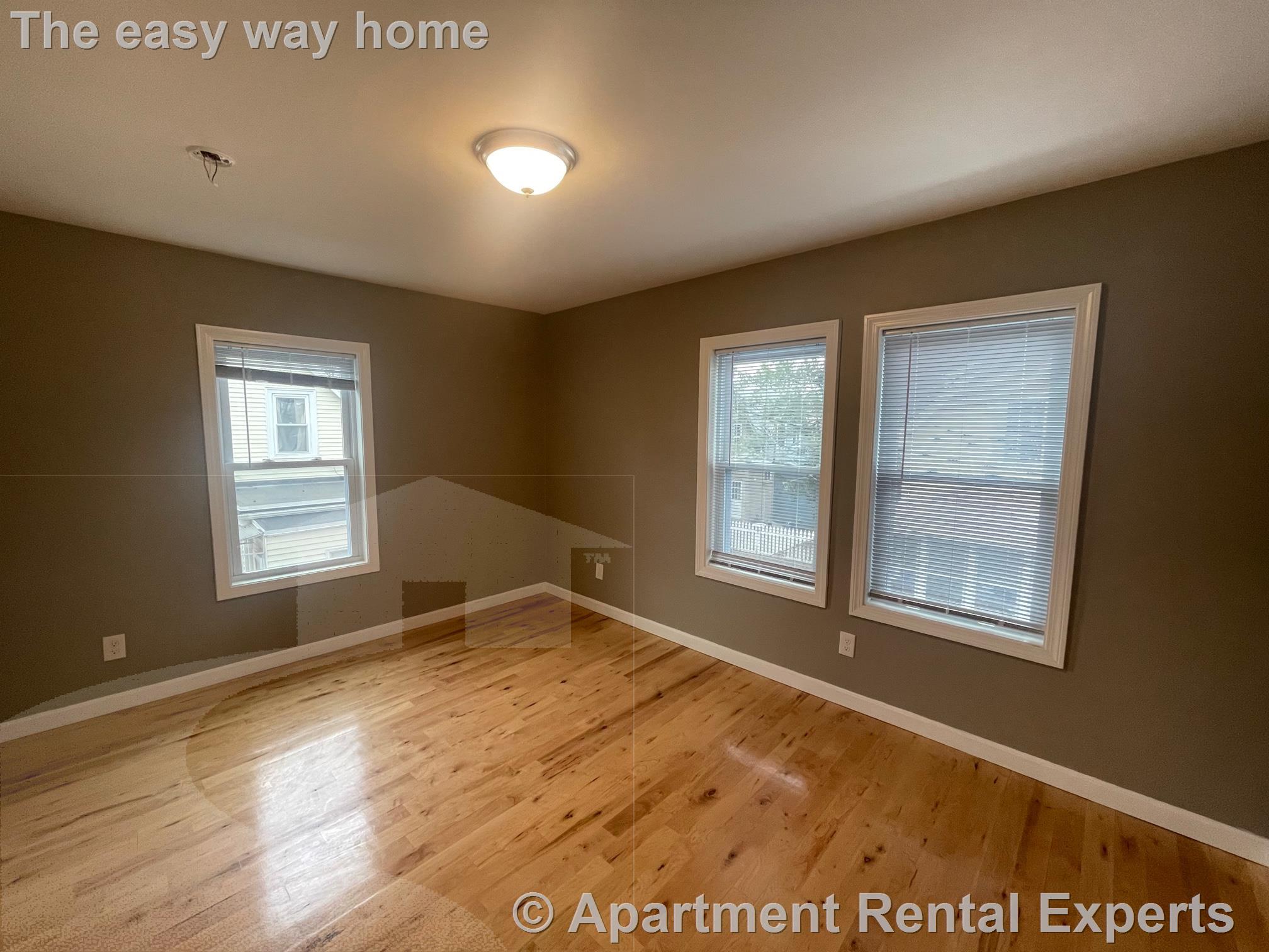 1 Theriault Ct, North Cambridge