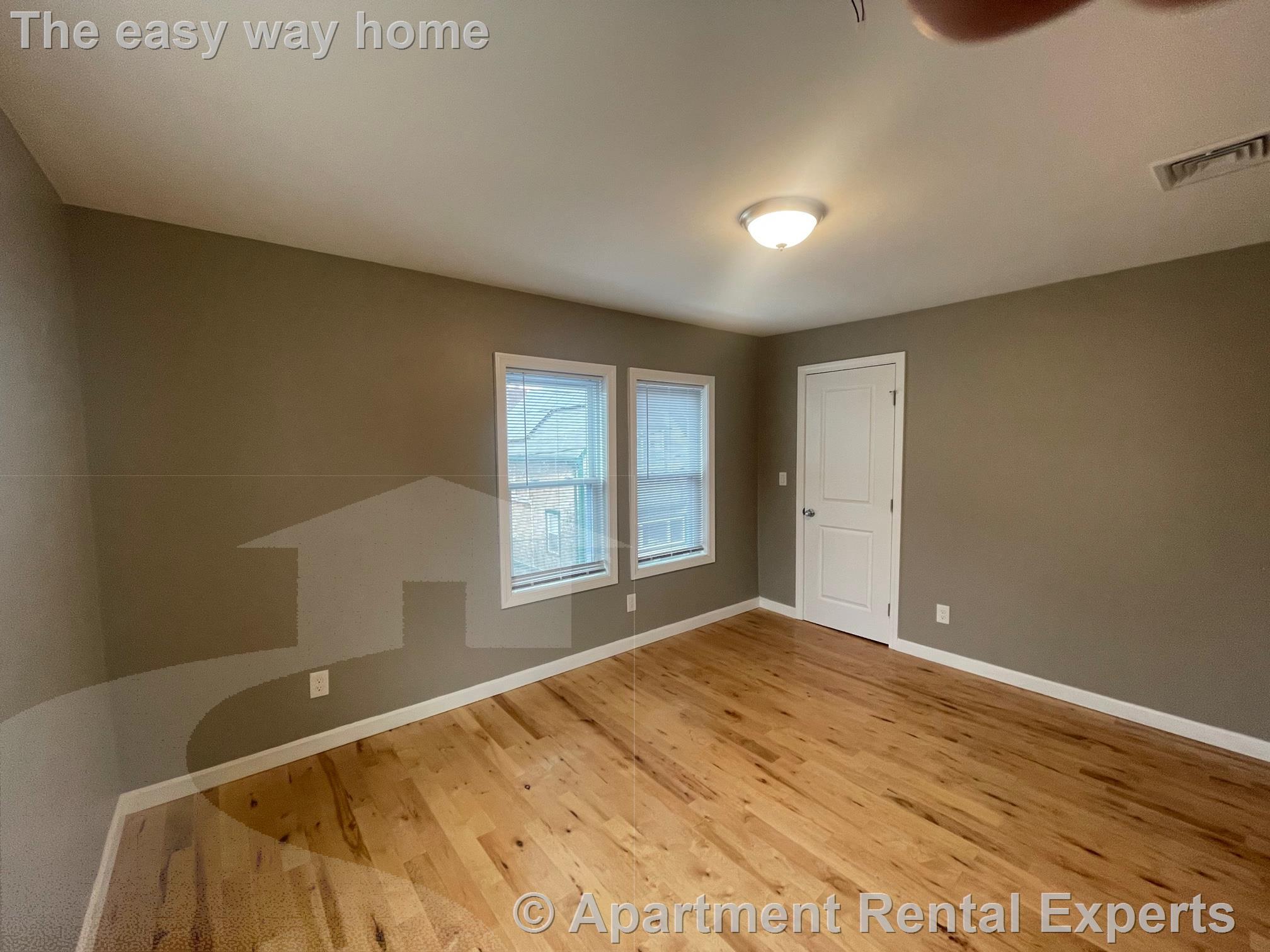 1 Theriault Ct, North Cambridge