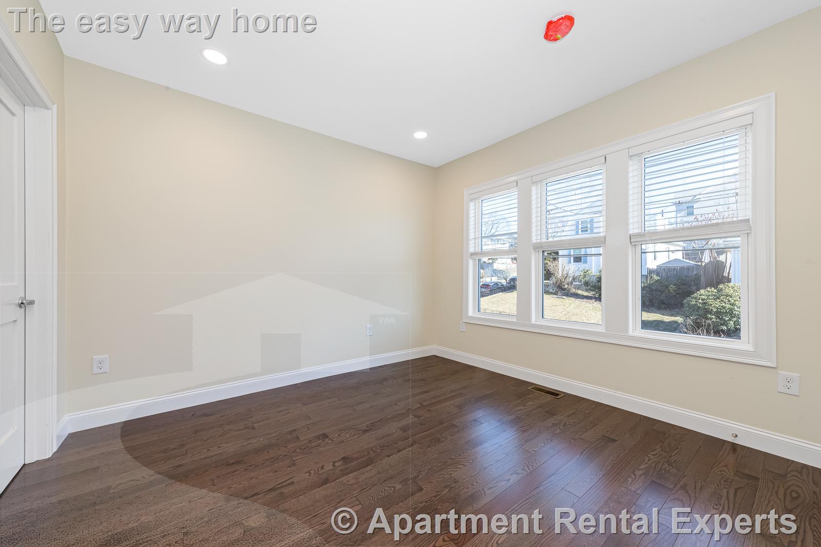 232 Fulton St, Medford Square