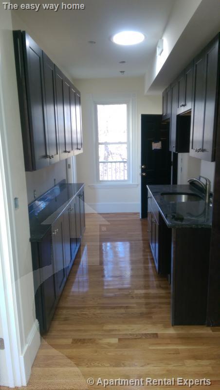 106 Hyde Park Ave, Jamaica Plain