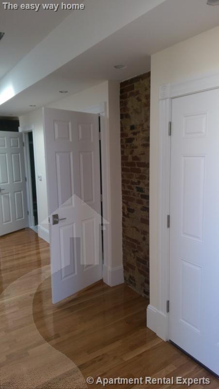 106 Hyde Park Ave, Jamaica Plain