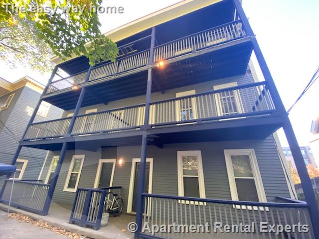 106 Hyde Park Ave, Jamaica Plain