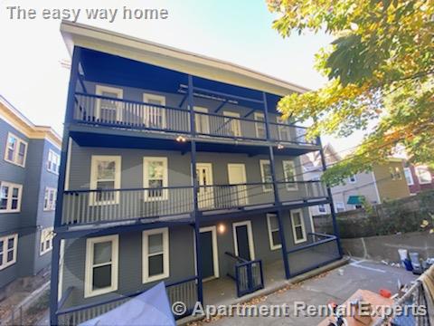 106 Hyde Park Ave, Jamaica Plain