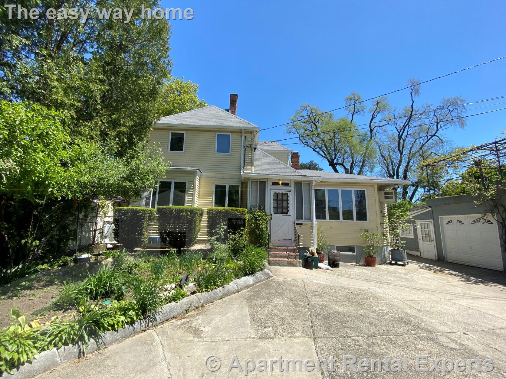 213R Holland St, Davis Square