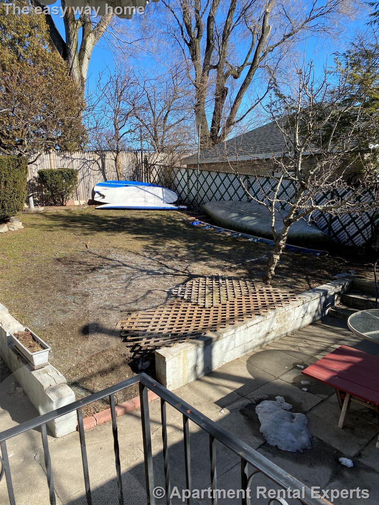 213R Holland St, Davis Square