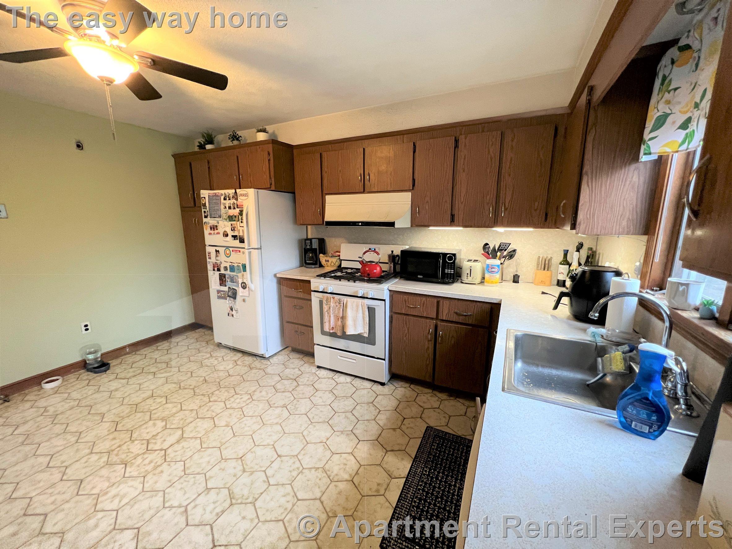 213R Holland St, Davis Square