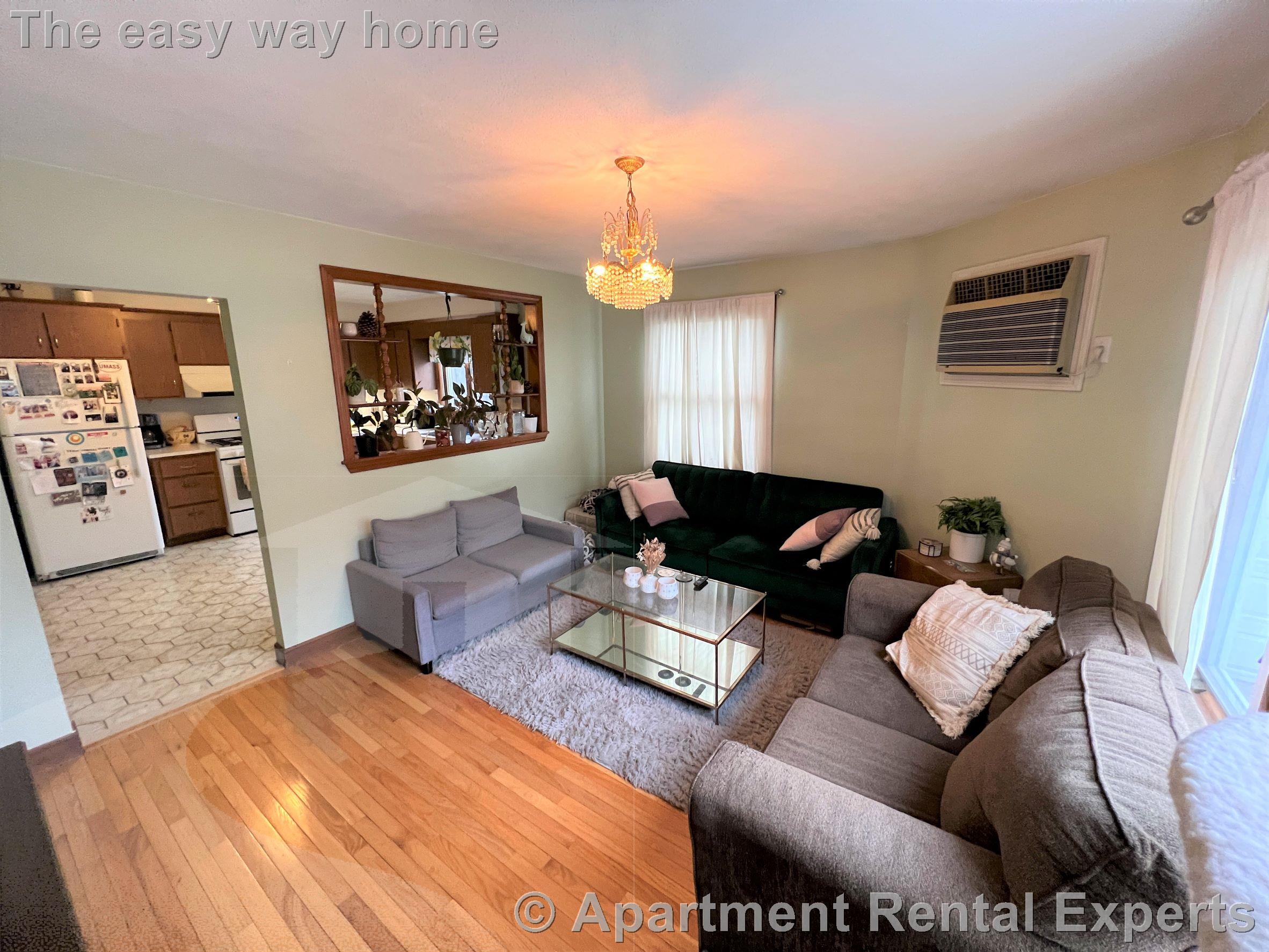 213R Holland St, Davis Square