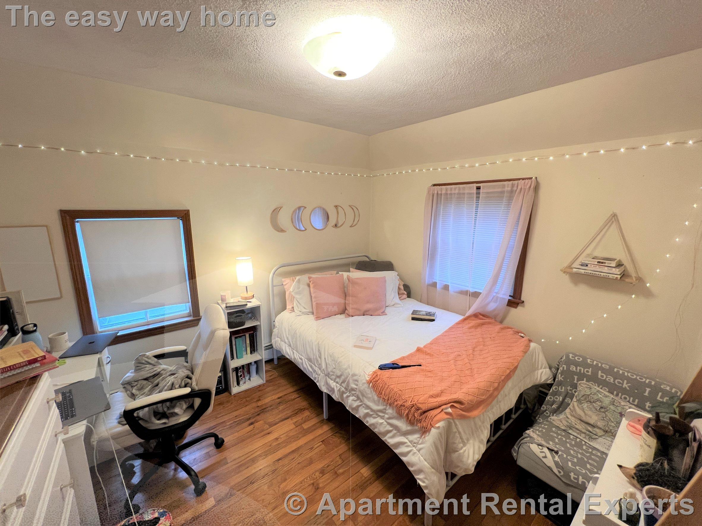 213R Holland St, Davis Square