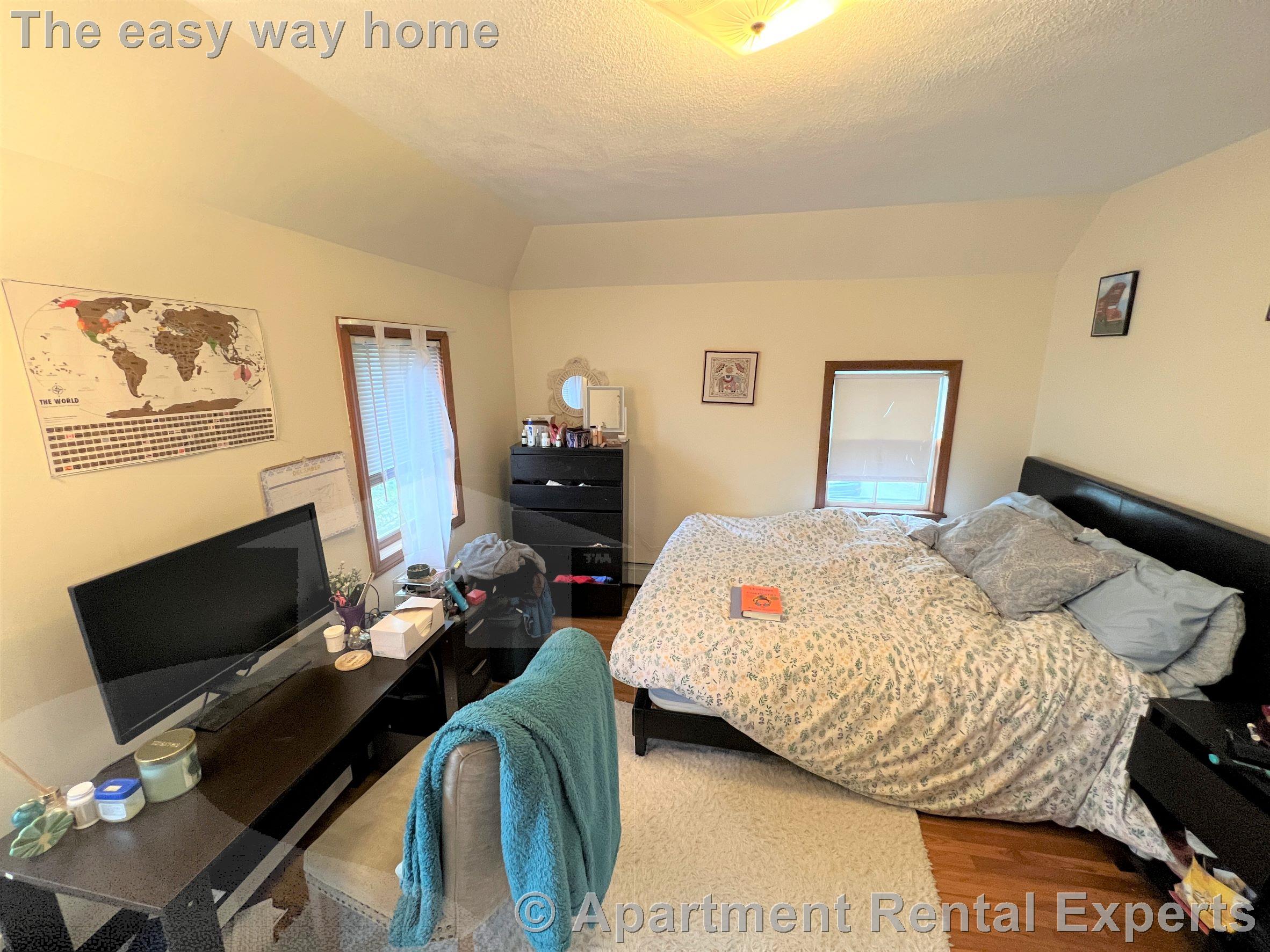 213R Holland St, Davis Square