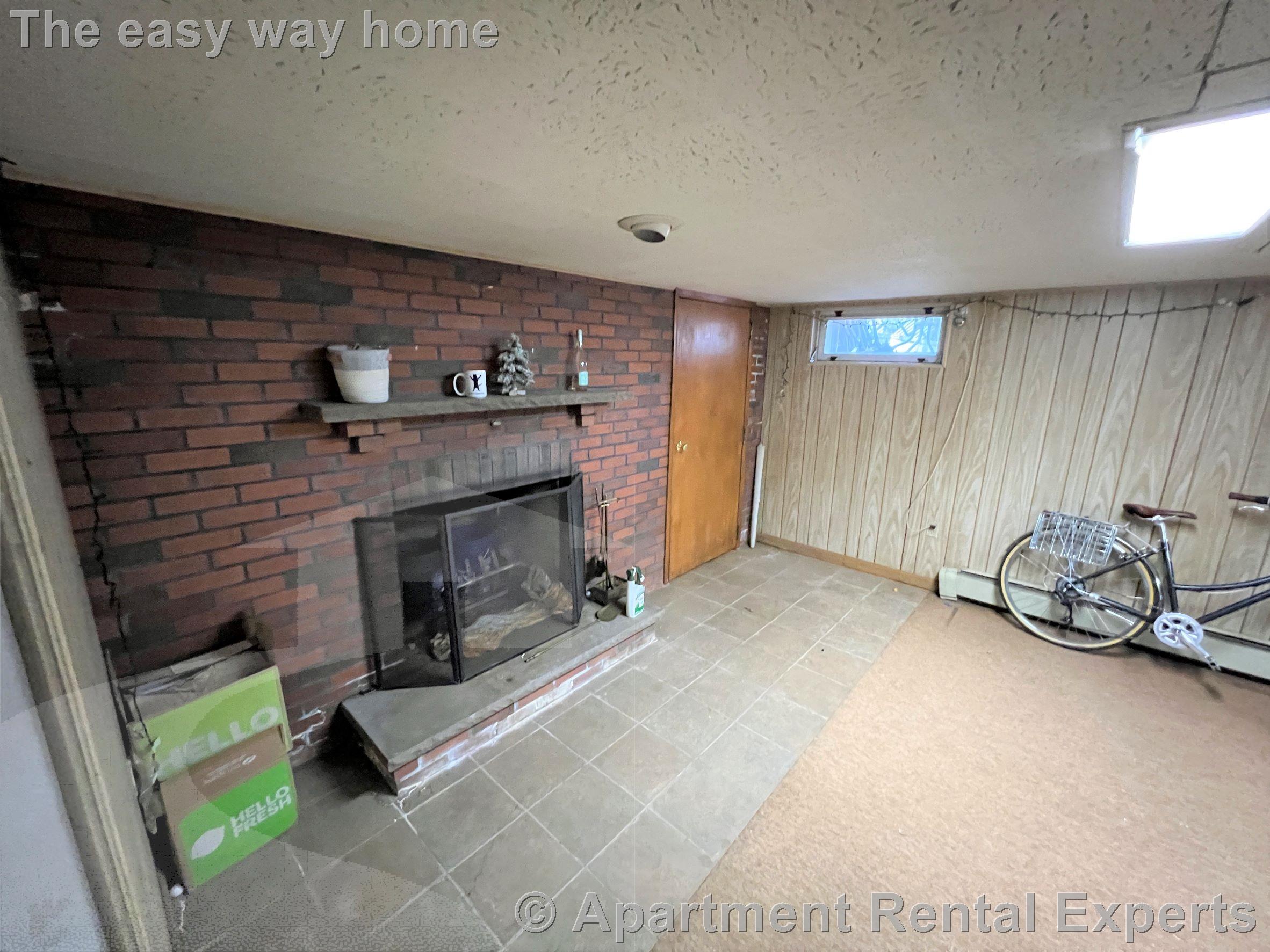 213R Holland St, Davis Square