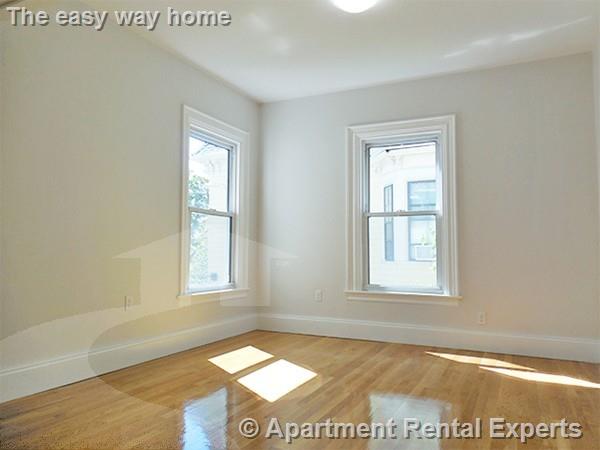 53 Columbus Ave, Prospect Hill