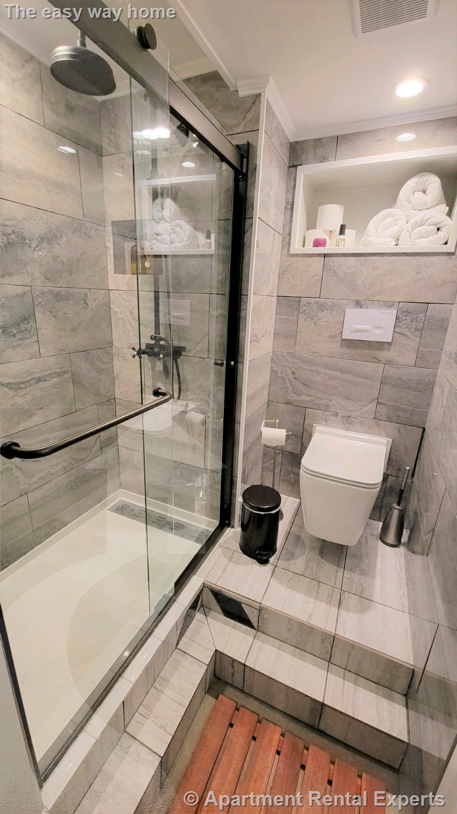 4R Day St, Davis Square