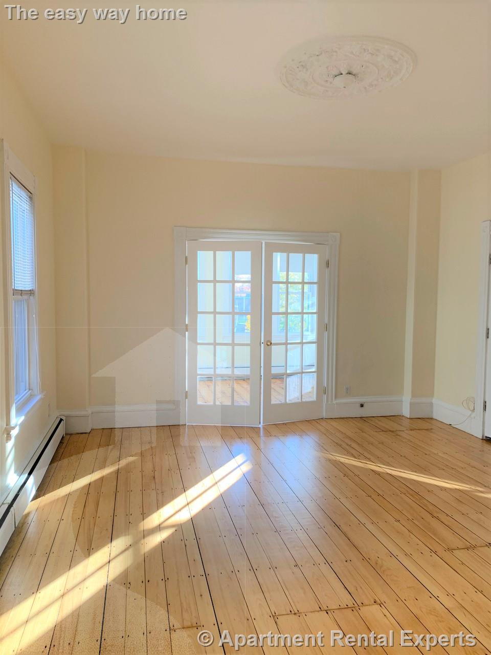 547 Broadway, Ball Square